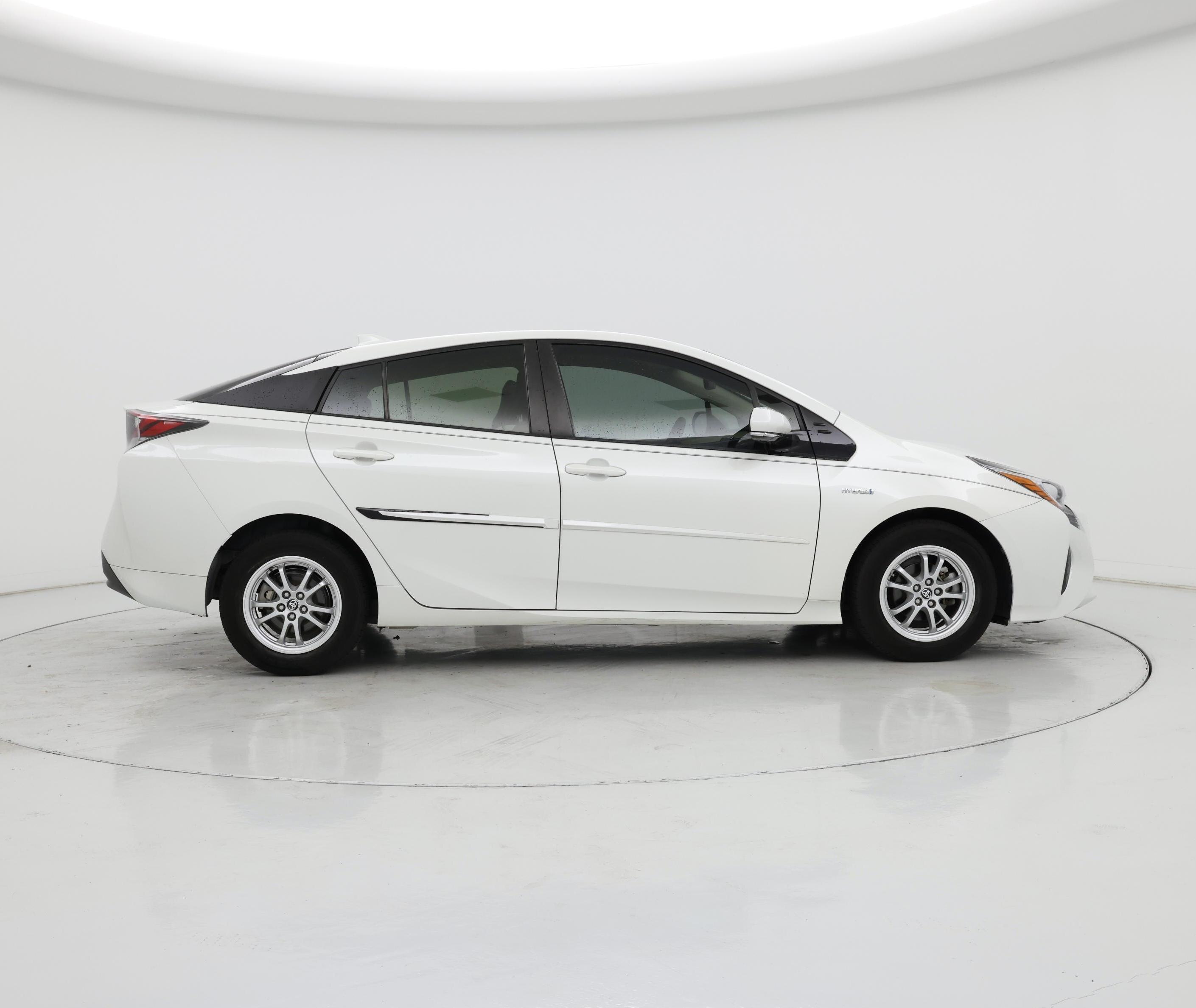 Thumbnail: 2016 Toyota Prius - 7