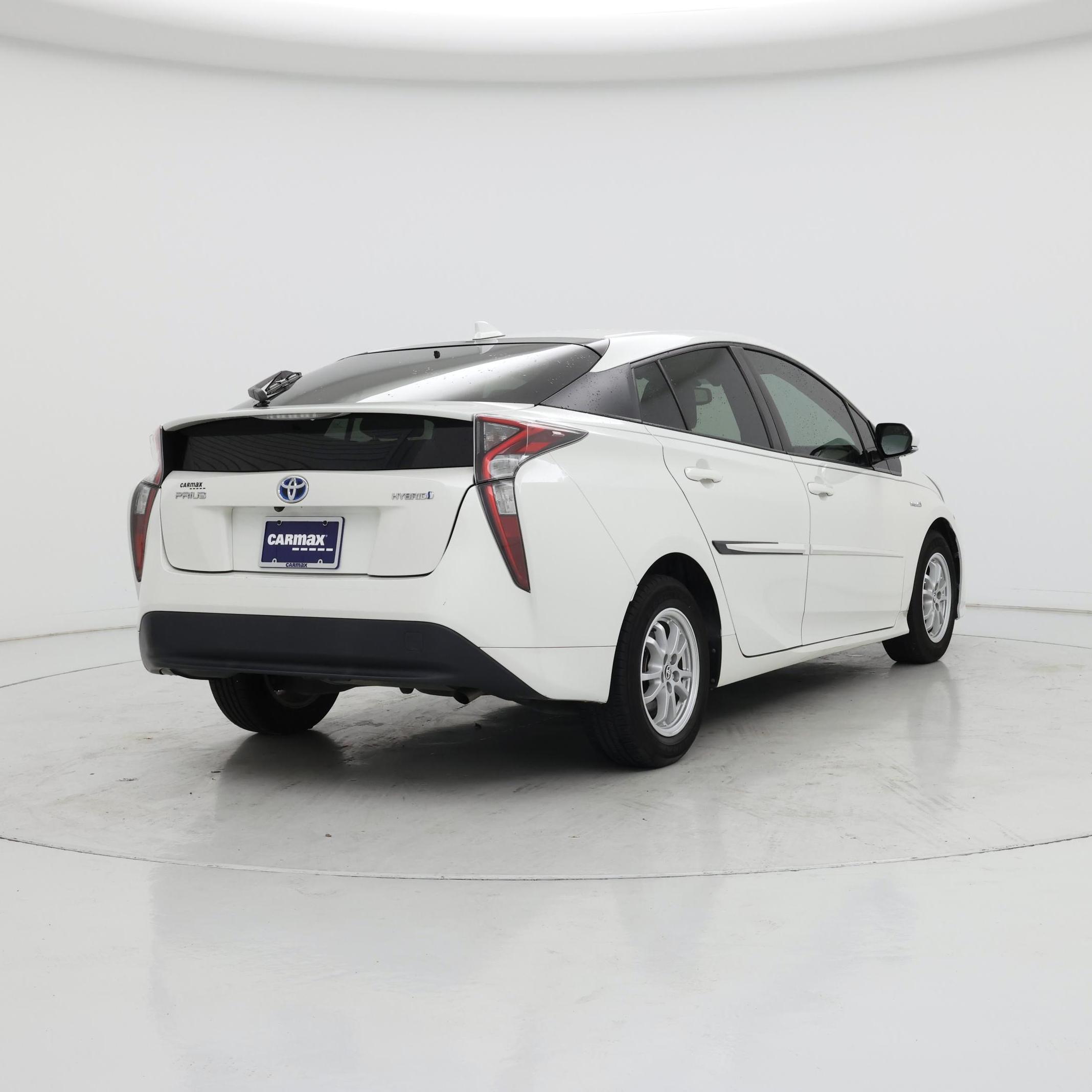 Thumbnail: 2016 Toyota Prius - 8