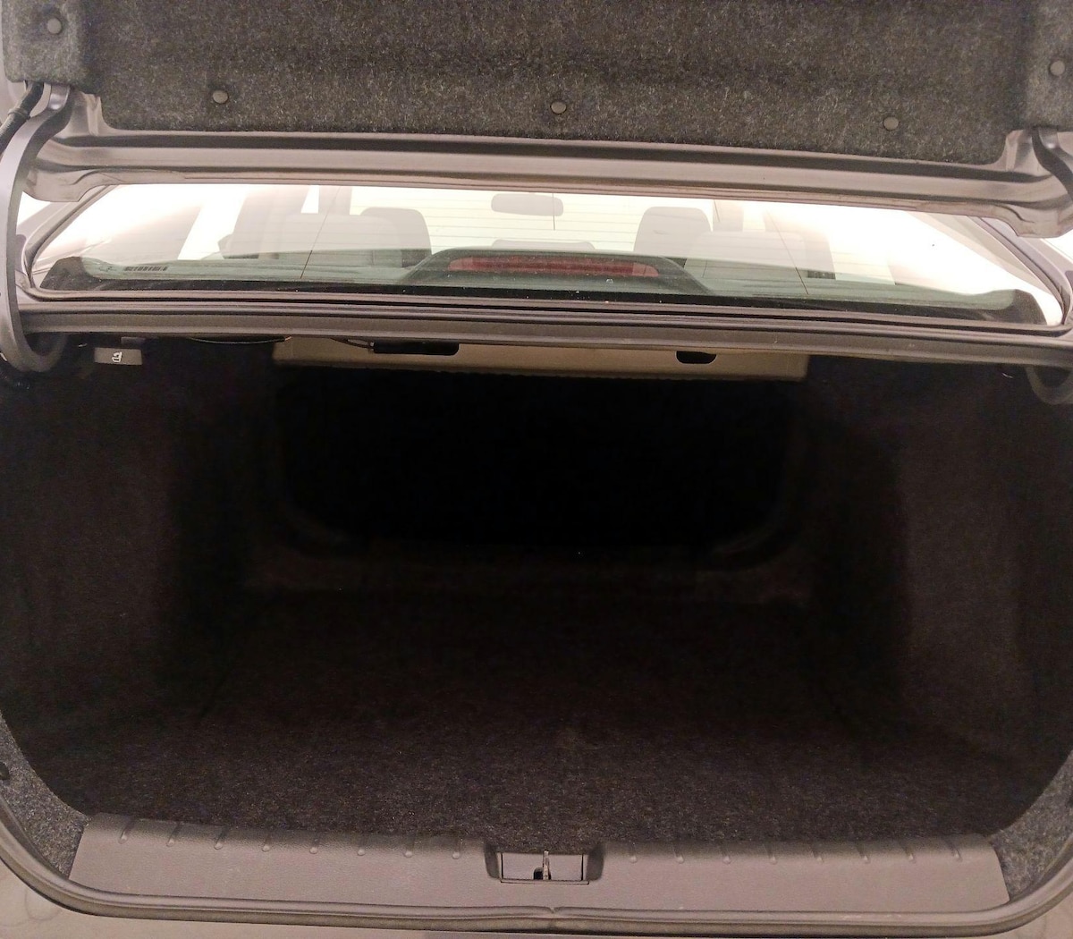 Trunk/Cargo (Seats Up)