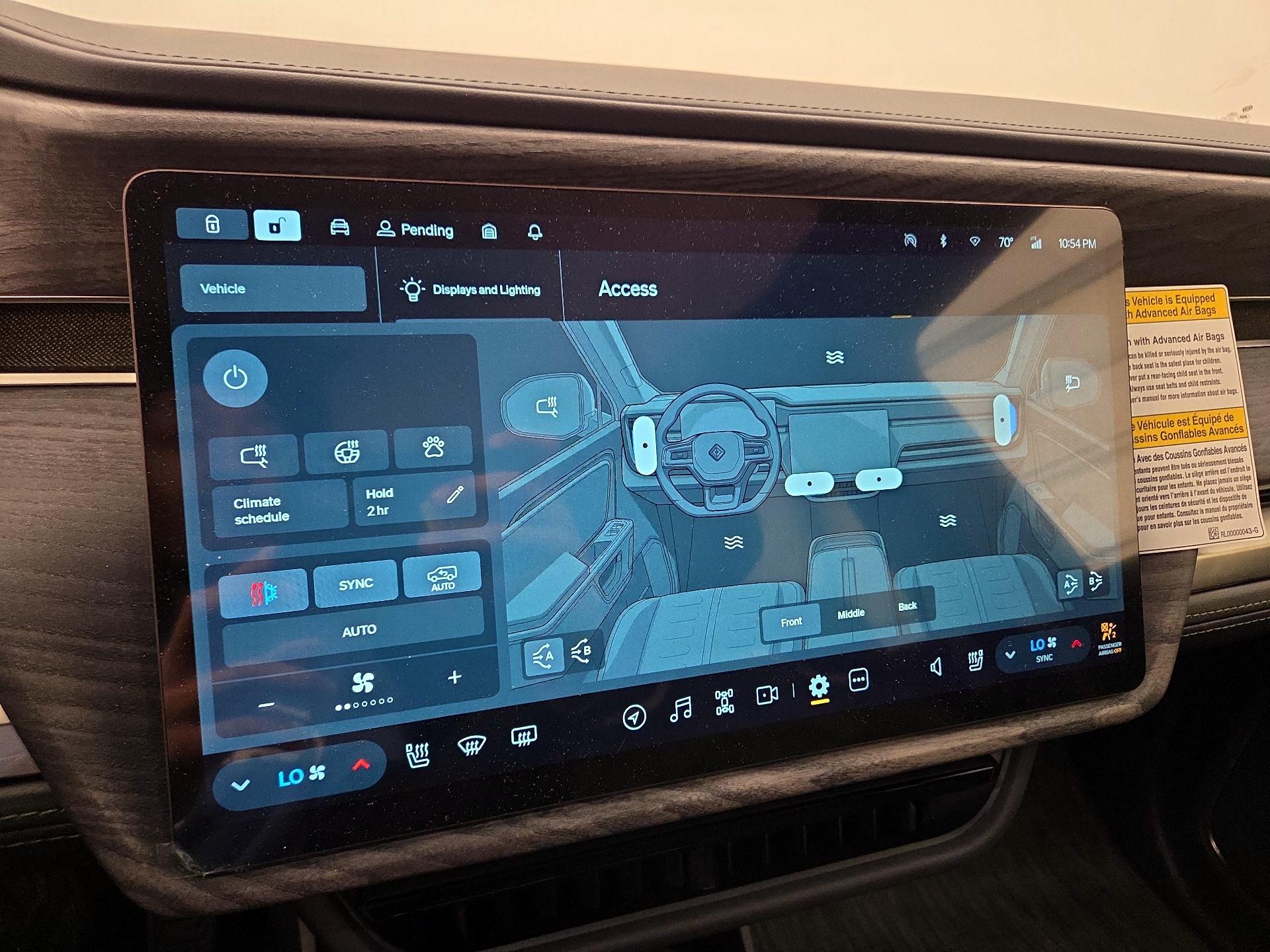 Thumbnail: 2026 Rivian R1S - 15
