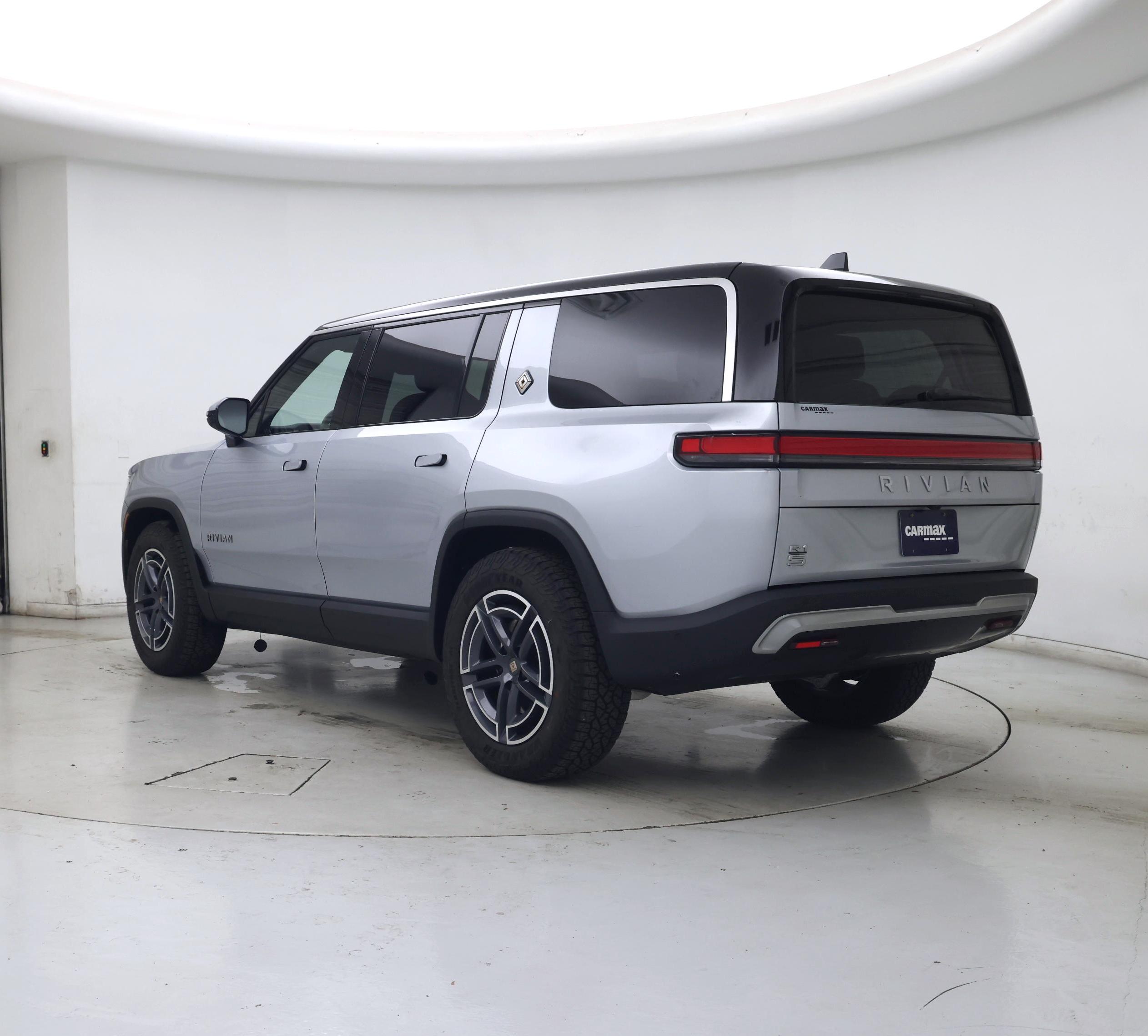 Thumbnail: 2026 Rivian R1S - 2