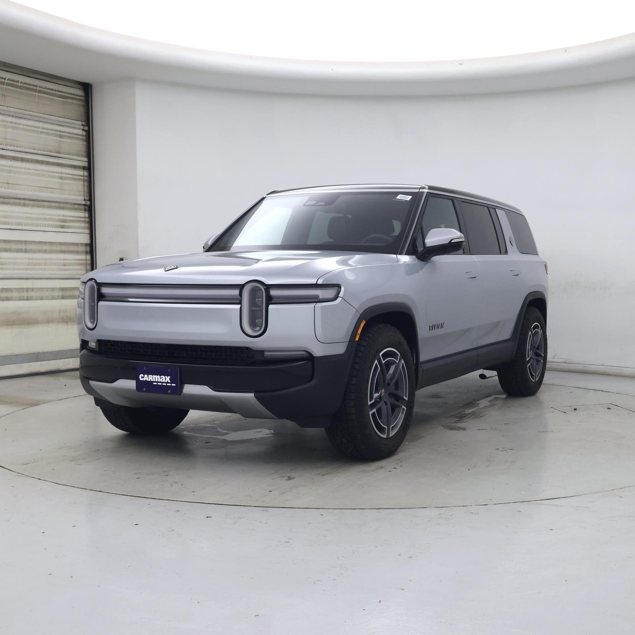 Thumbnail: 2026 Rivian R1S - 4