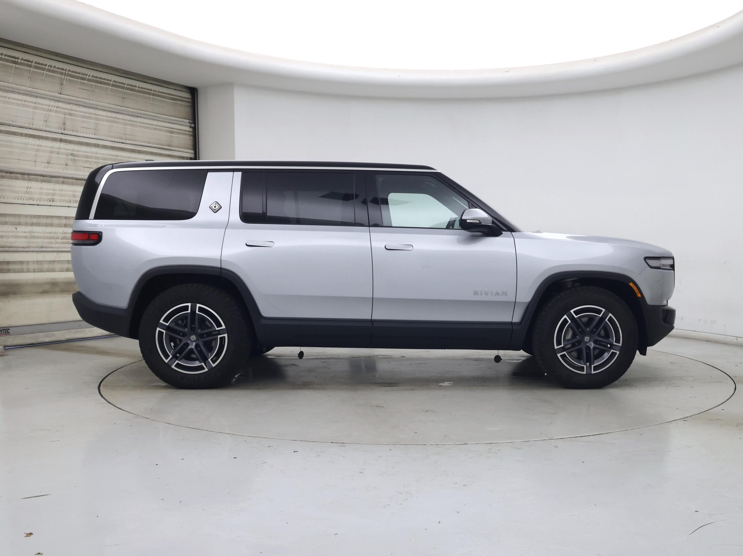 Thumbnail: 2026 Rivian R1S - 7