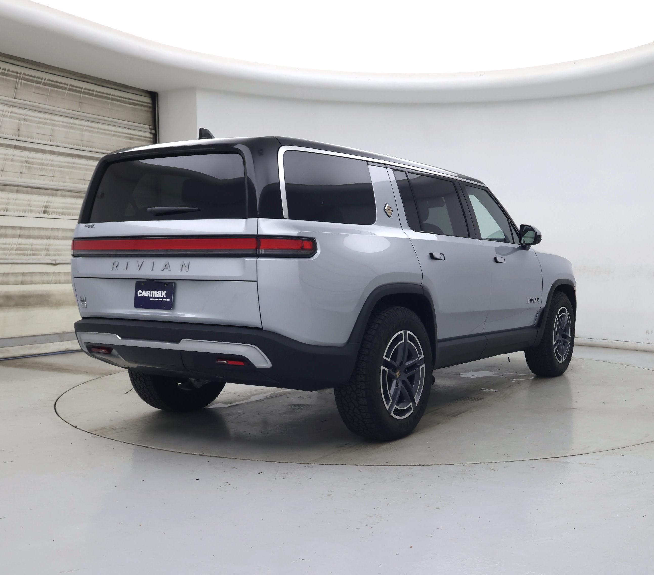 Thumbnail: 2026 Rivian R1S - 8