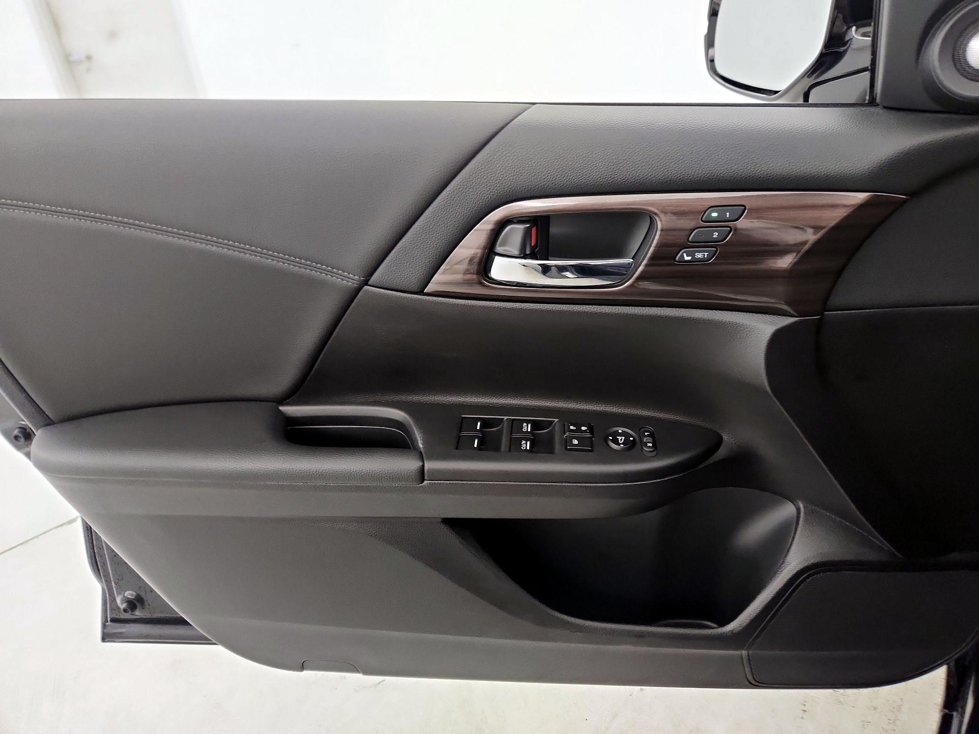 Thumbnail: 2017 Honda Accord - 12