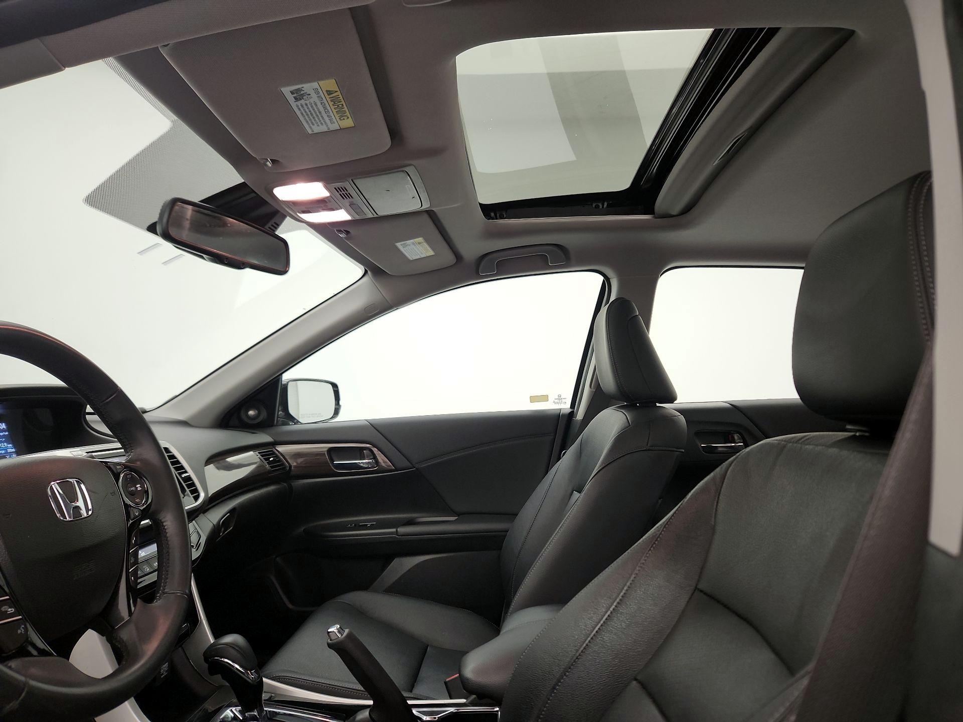 Thumbnail: 2017 Honda Accord - 20