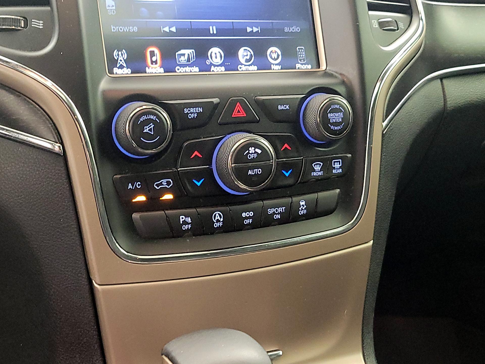 Thumbnail: 2016 Jeep Grand Cherokee - 15