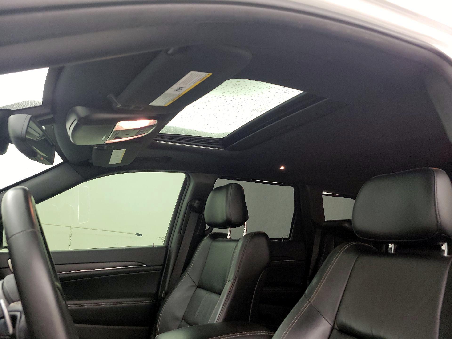 Thumbnail: 2016 Jeep Grand Cherokee - 17