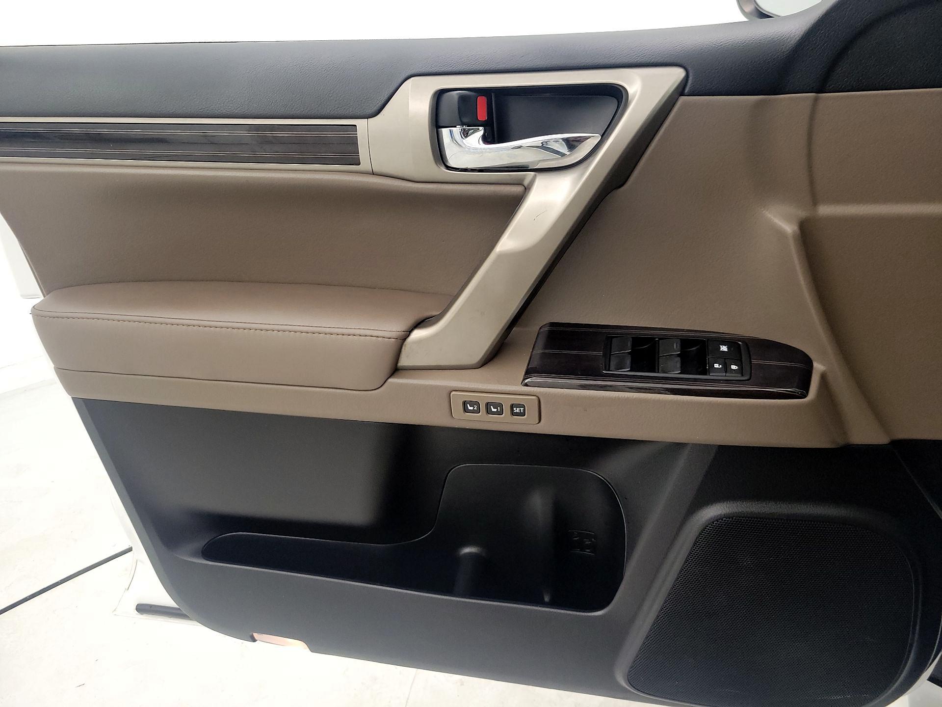 Thumbnail: 2020 Lexus GX - 12