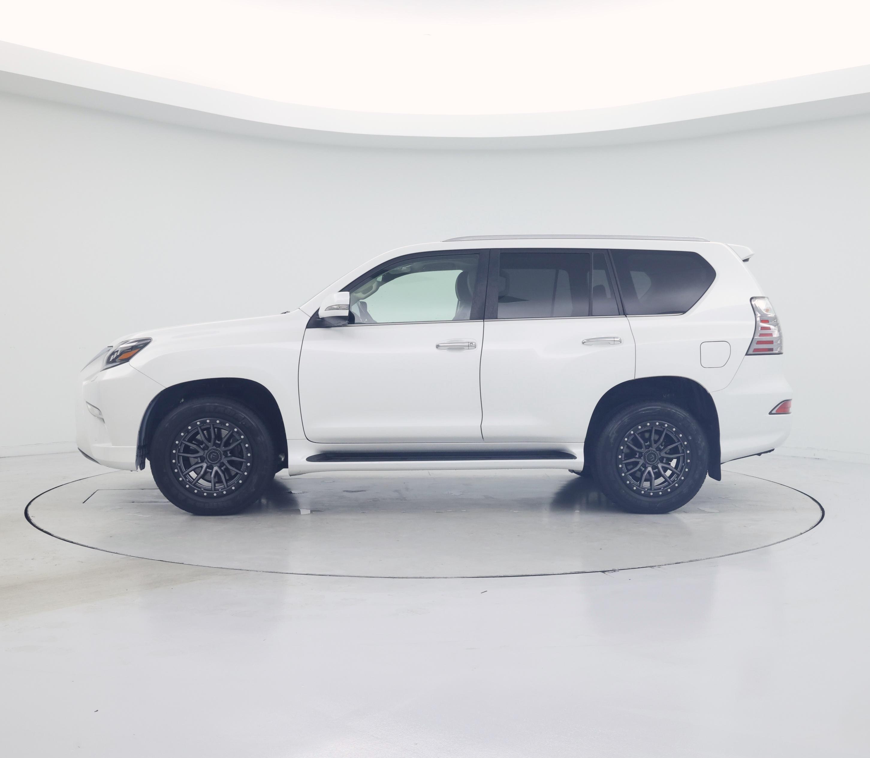Thumbnail: 2020 Lexus GX - 3