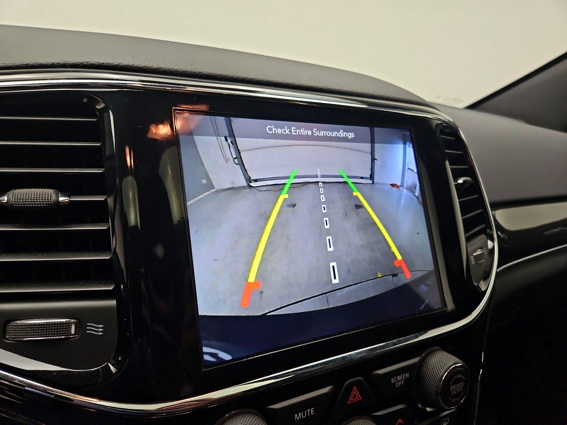 Thumbnail: 2019 Jeep Grand Cherokee - 14