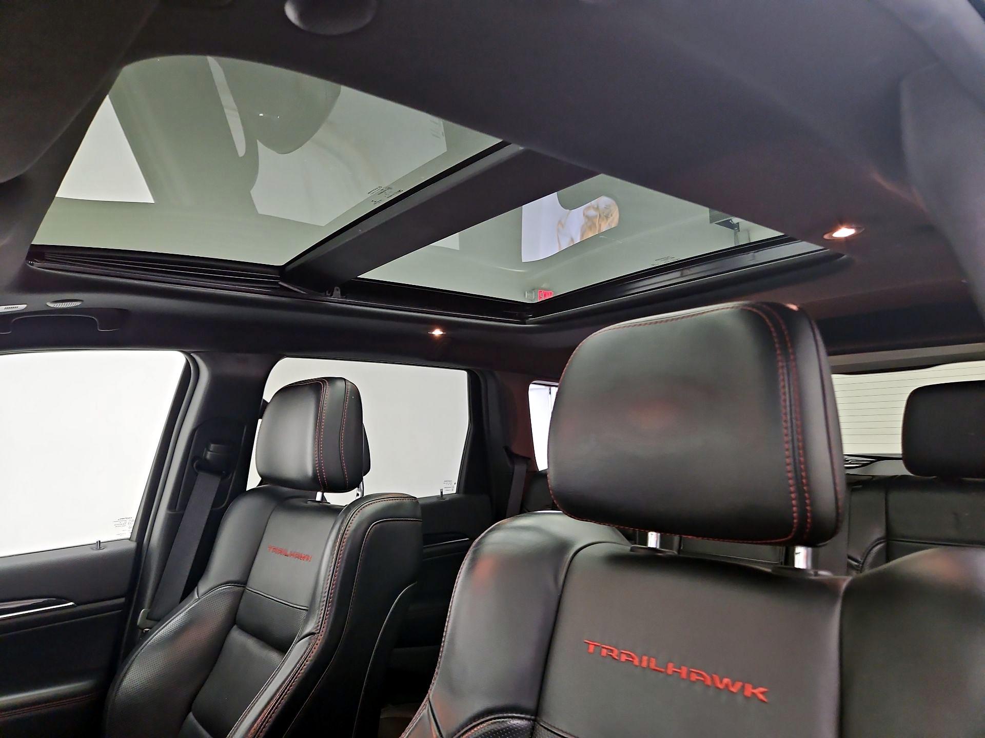 Thumbnail: 2019 Jeep Grand Cherokee - 19