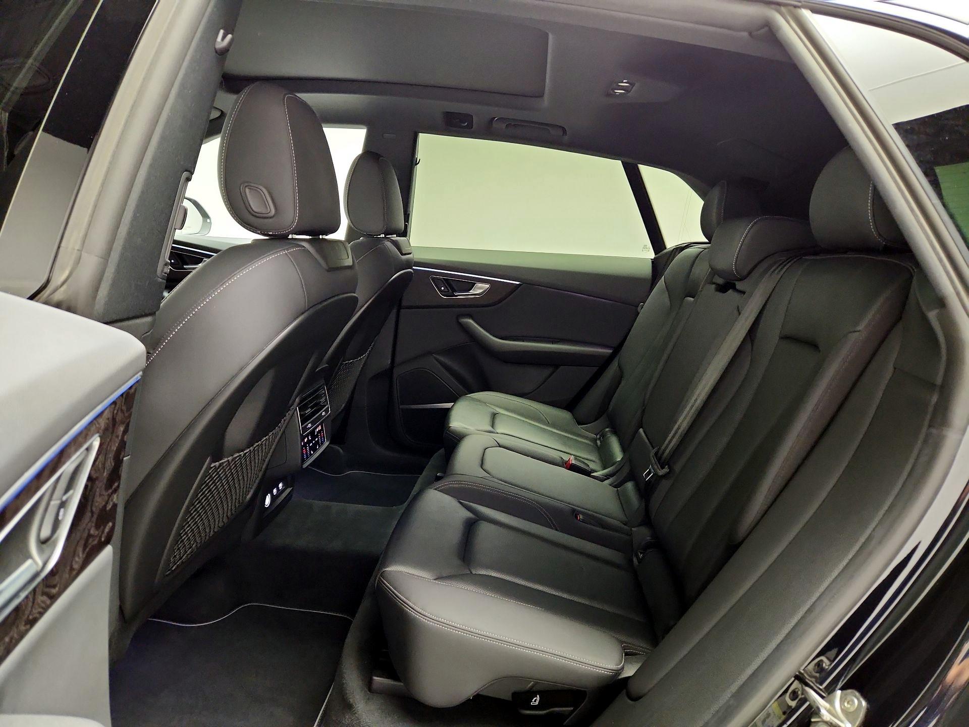 Thumbnail: 2020 Audi Q8 - 20