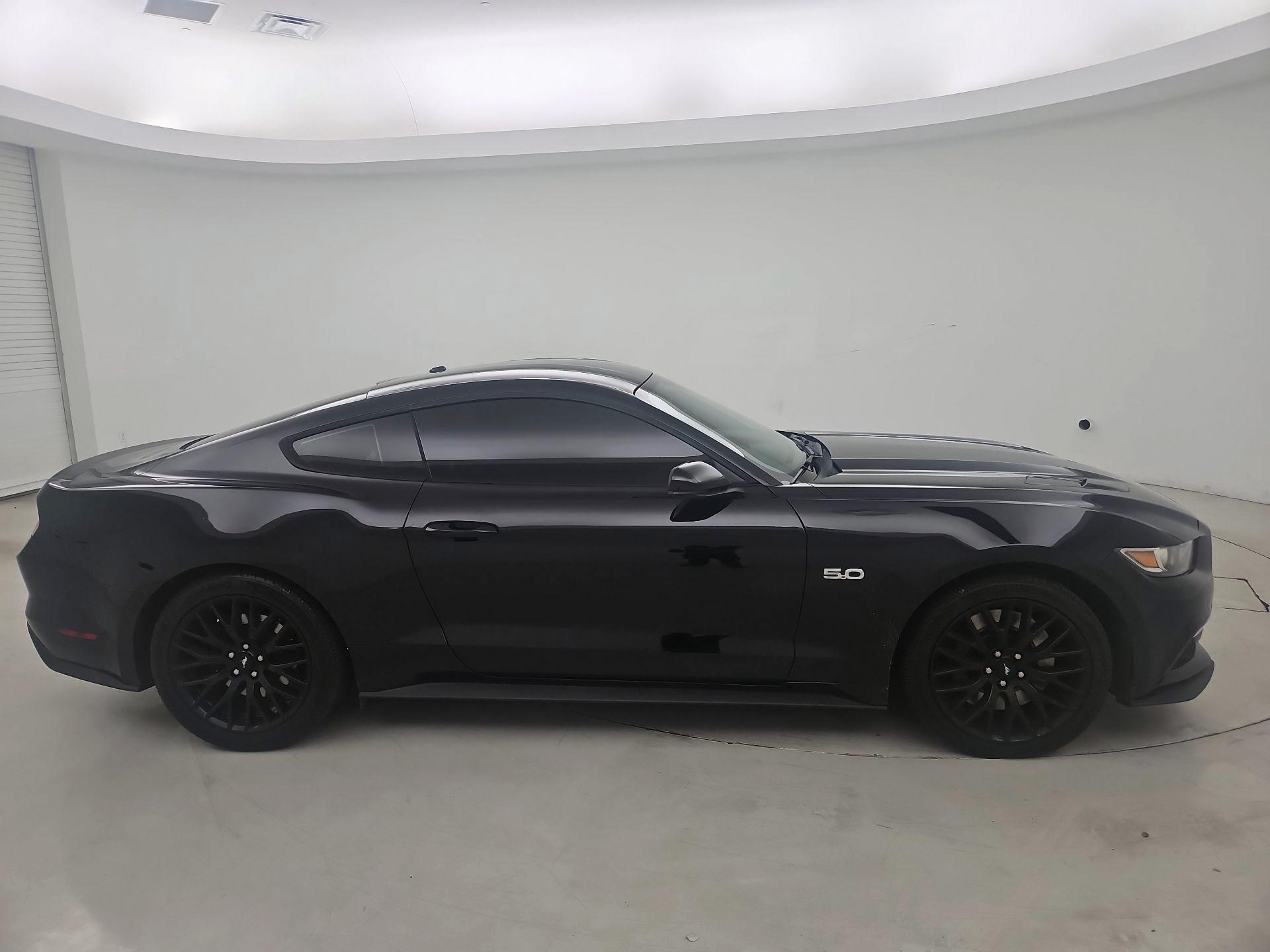 Thumbnail: 2017 Ford Mustang - 4