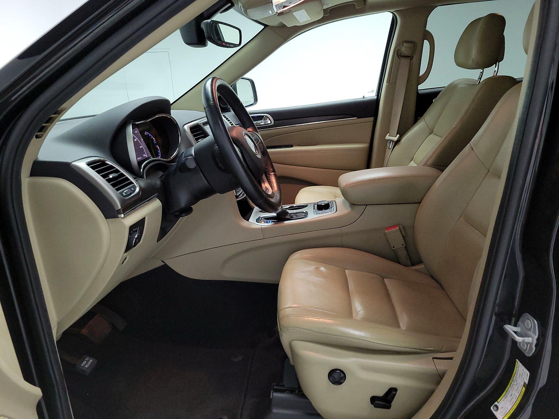 Thumbnail: 2018 Jeep Grand Cherokee - 11