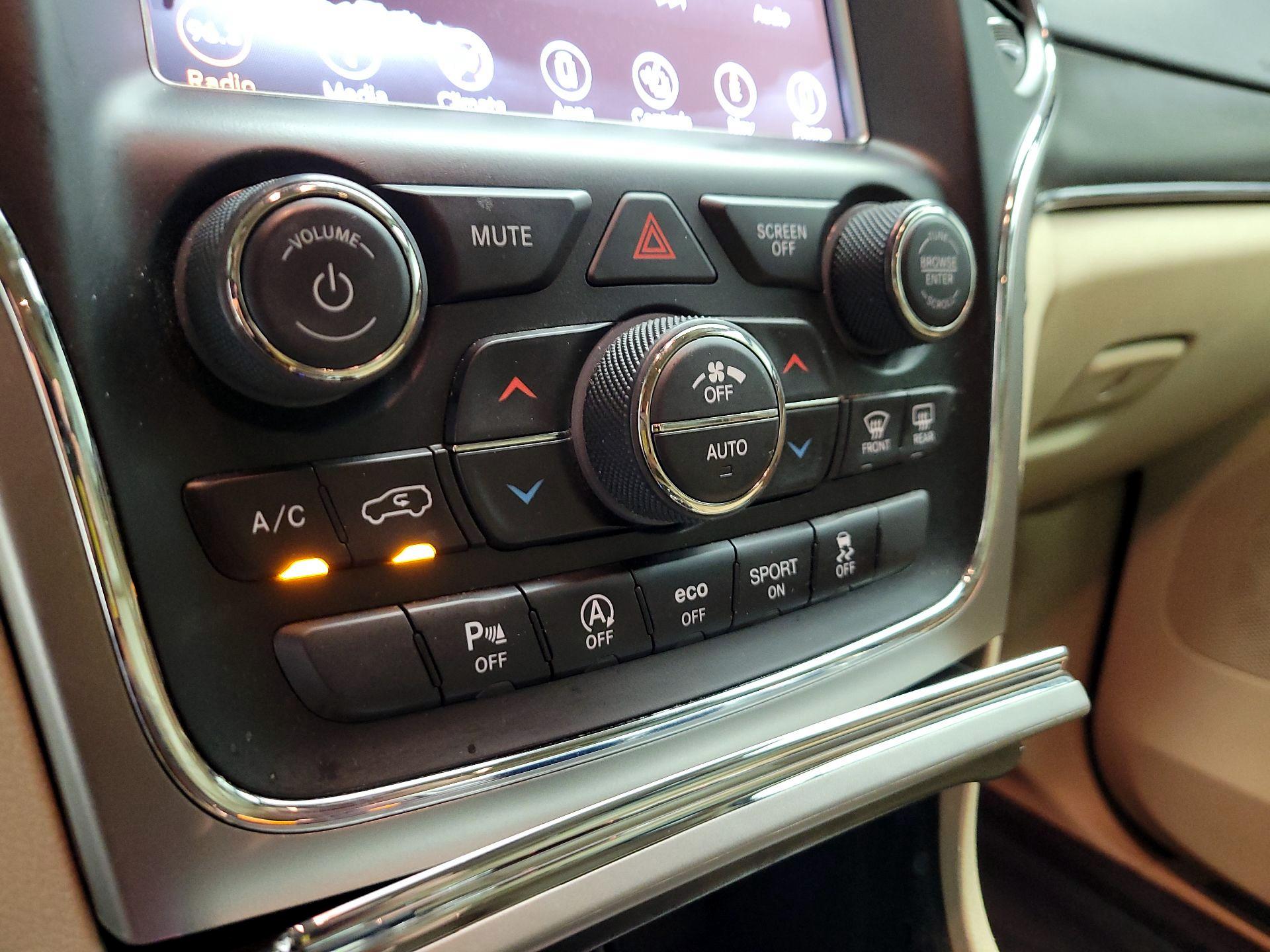 Thumbnail: 2018 Jeep Grand Cherokee - 14