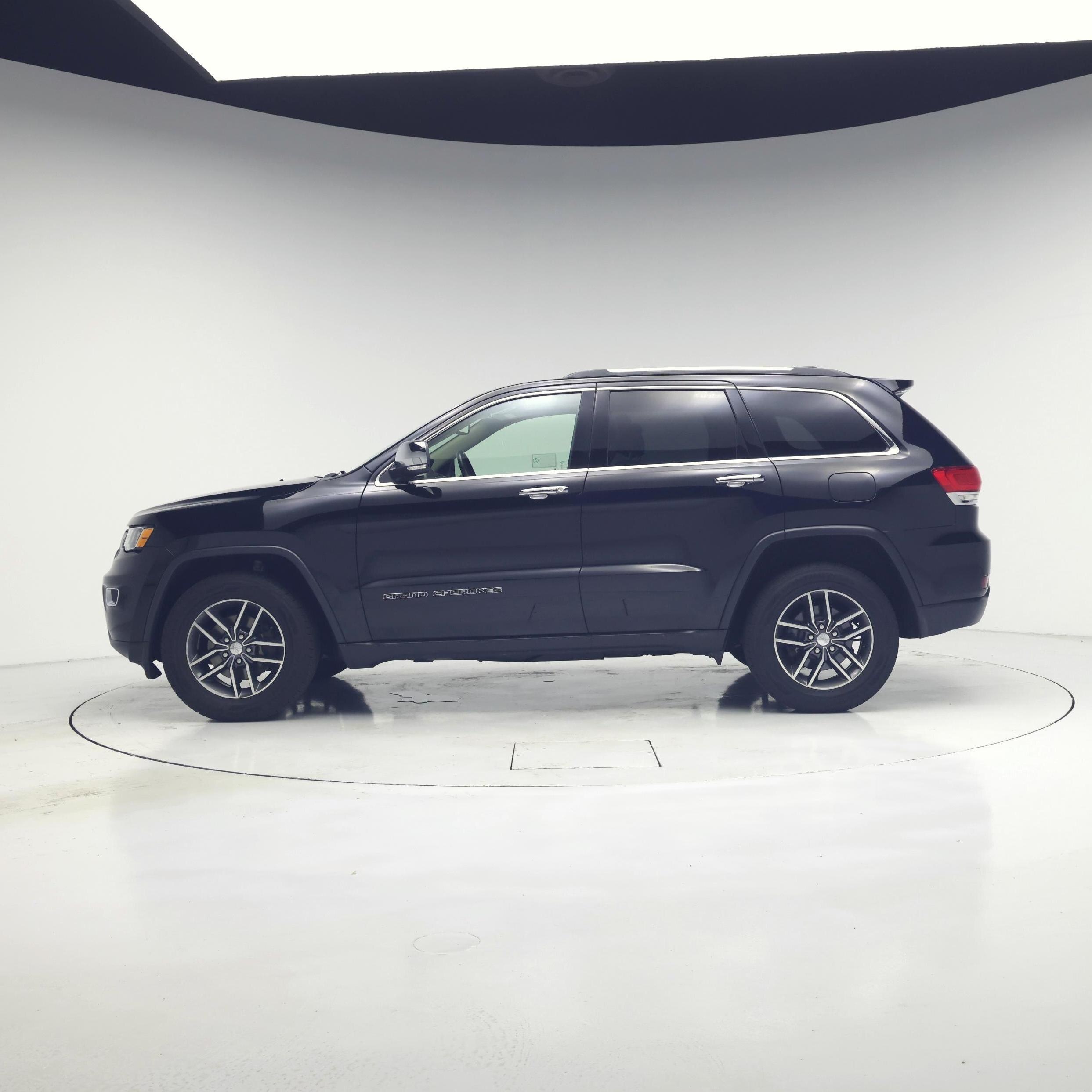 Thumbnail: 2018 Jeep Grand Cherokee - 3