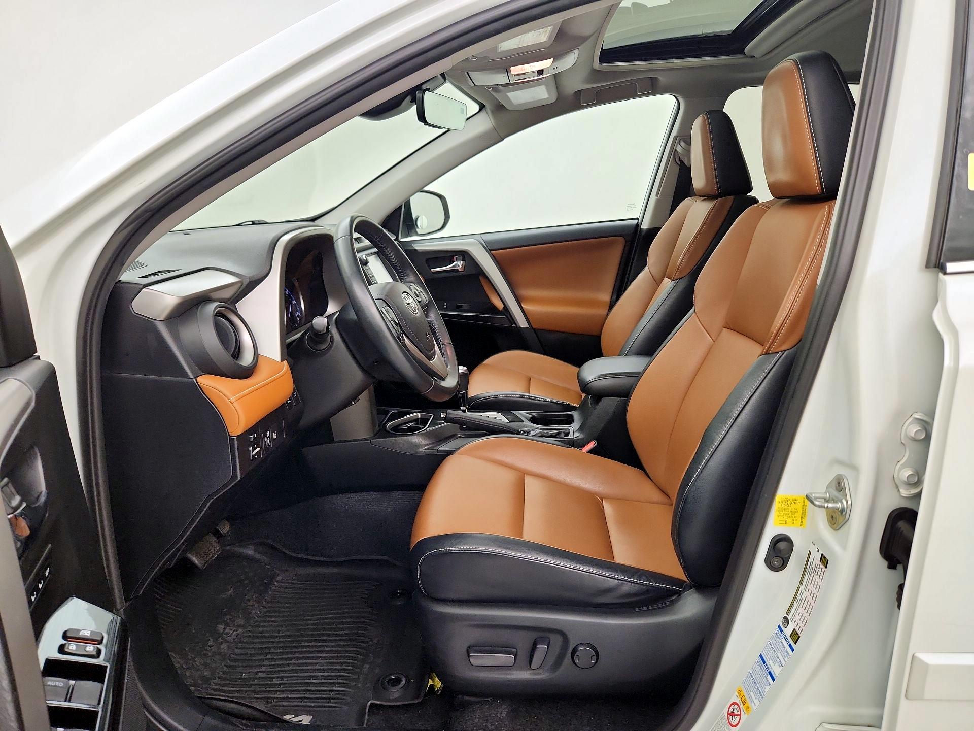 Thumbnail: 2016 Toyota RAV4 - 11