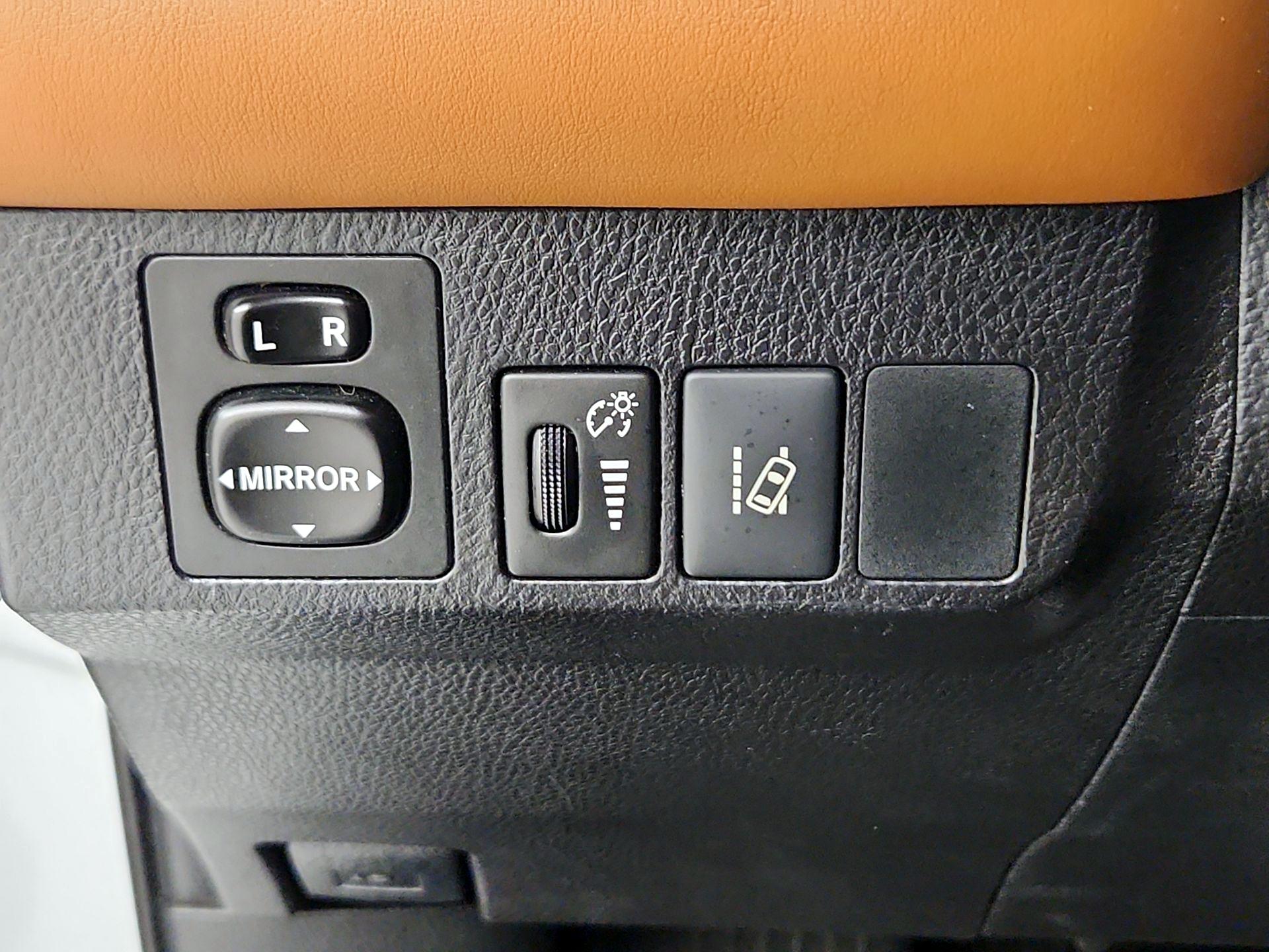 Thumbnail: 2016 Toyota RAV4 - 13