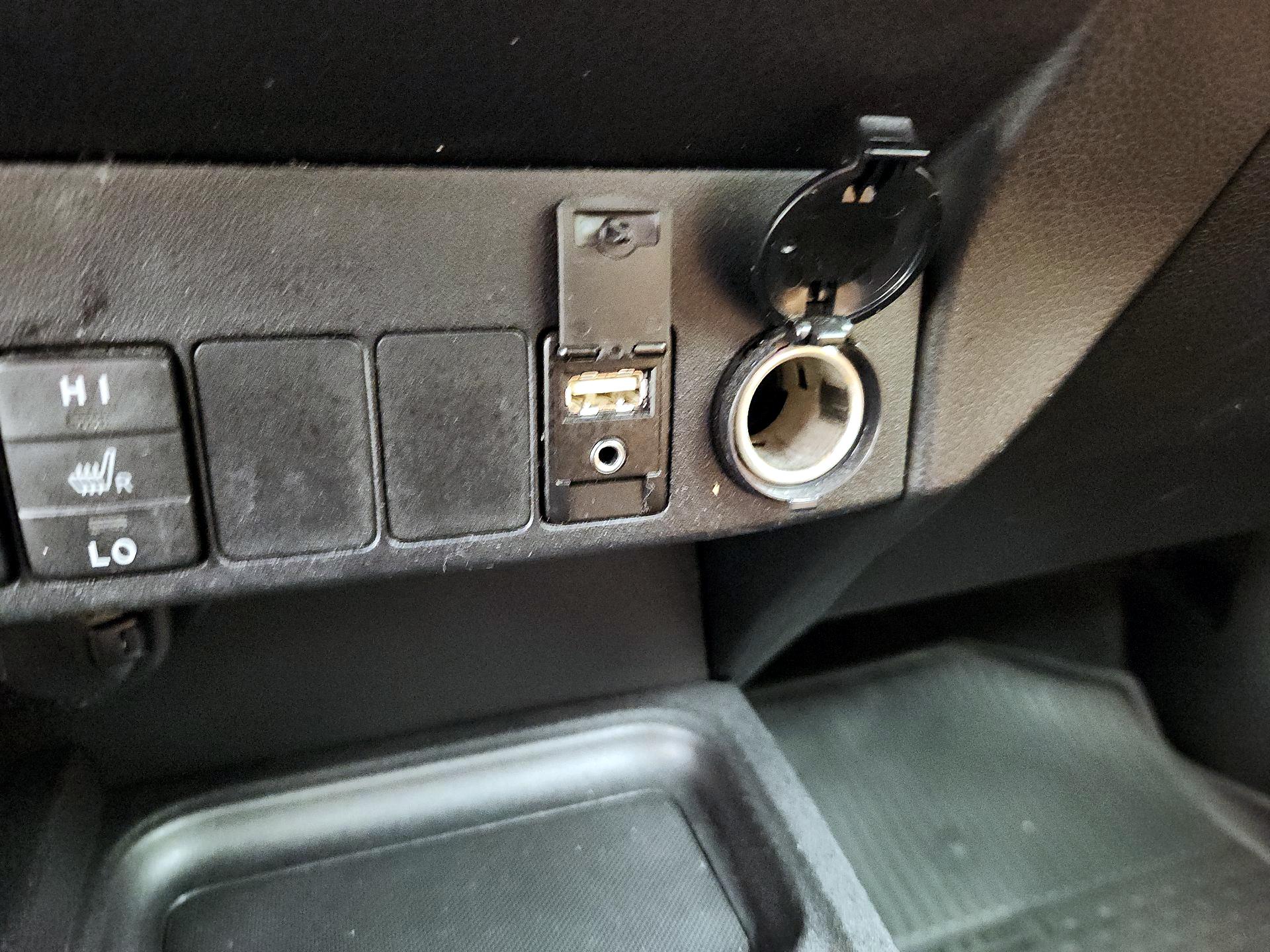 Thumbnail: 2016 Toyota RAV4 - 19