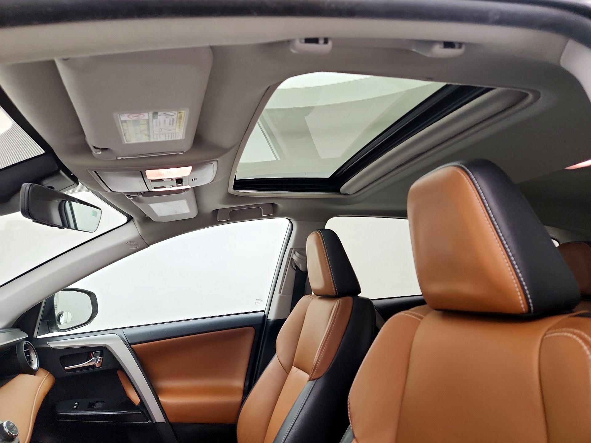 Thumbnail: 2016 Toyota RAV4 - 20