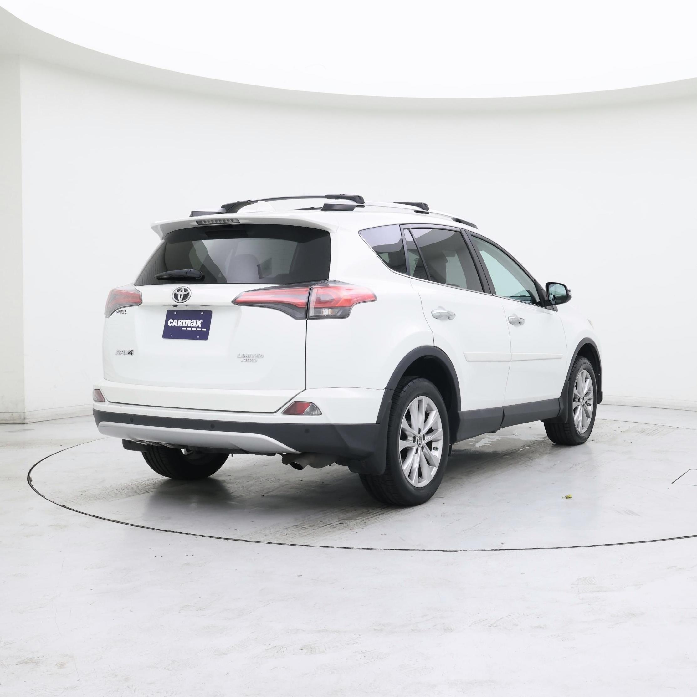 Thumbnail: 2016 Toyota RAV4 - 8