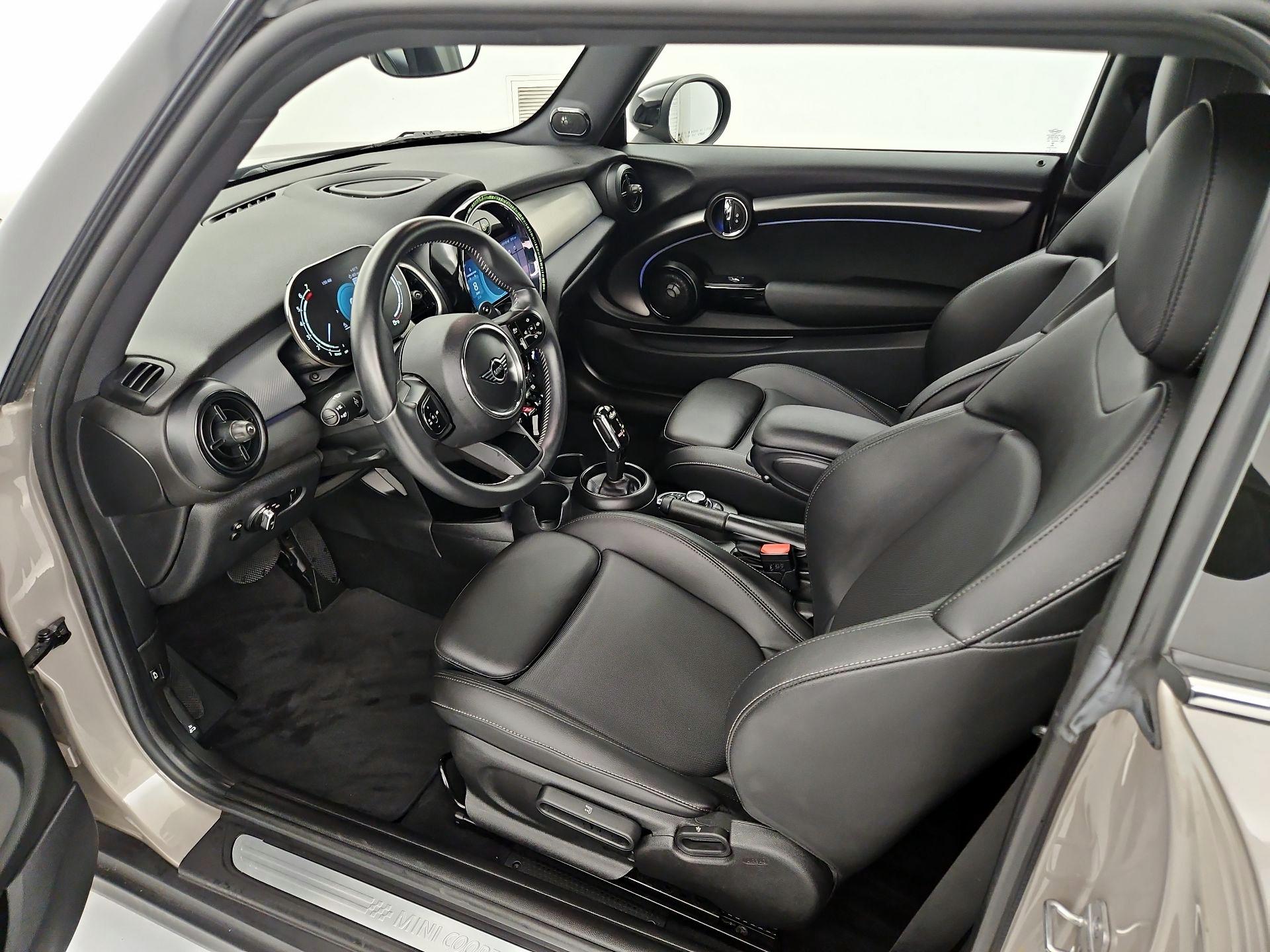 Thumbnail: 2022 MINI Cooper Hardtop - 11