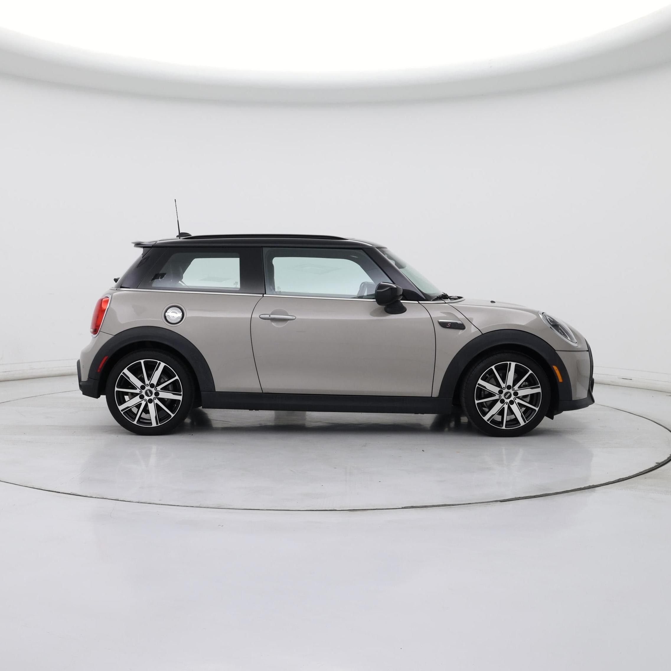 Thumbnail: 2022 MINI Cooper Hardtop - 7