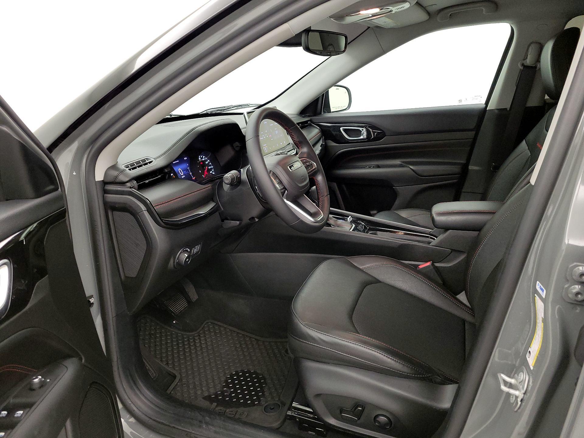 Thumbnail: 2022 Jeep Compass - 11