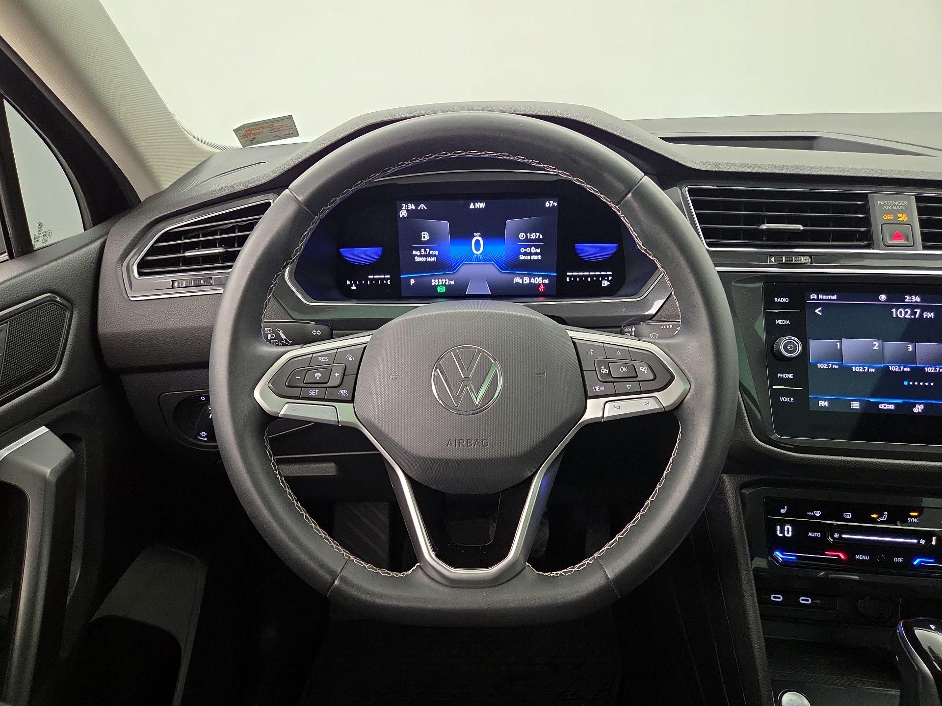 Thumbnail: 2022 Volkswagen Tiguan - 10