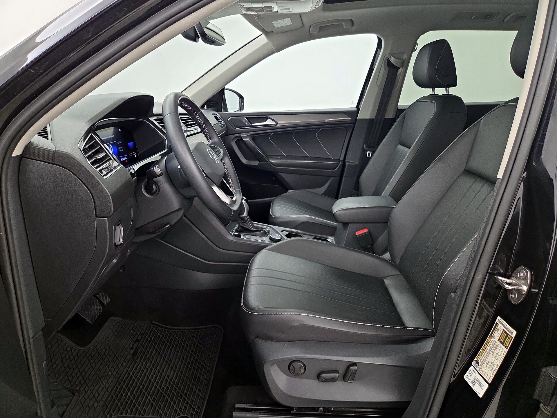 Thumbnail: 2022 Volkswagen Tiguan - 11
