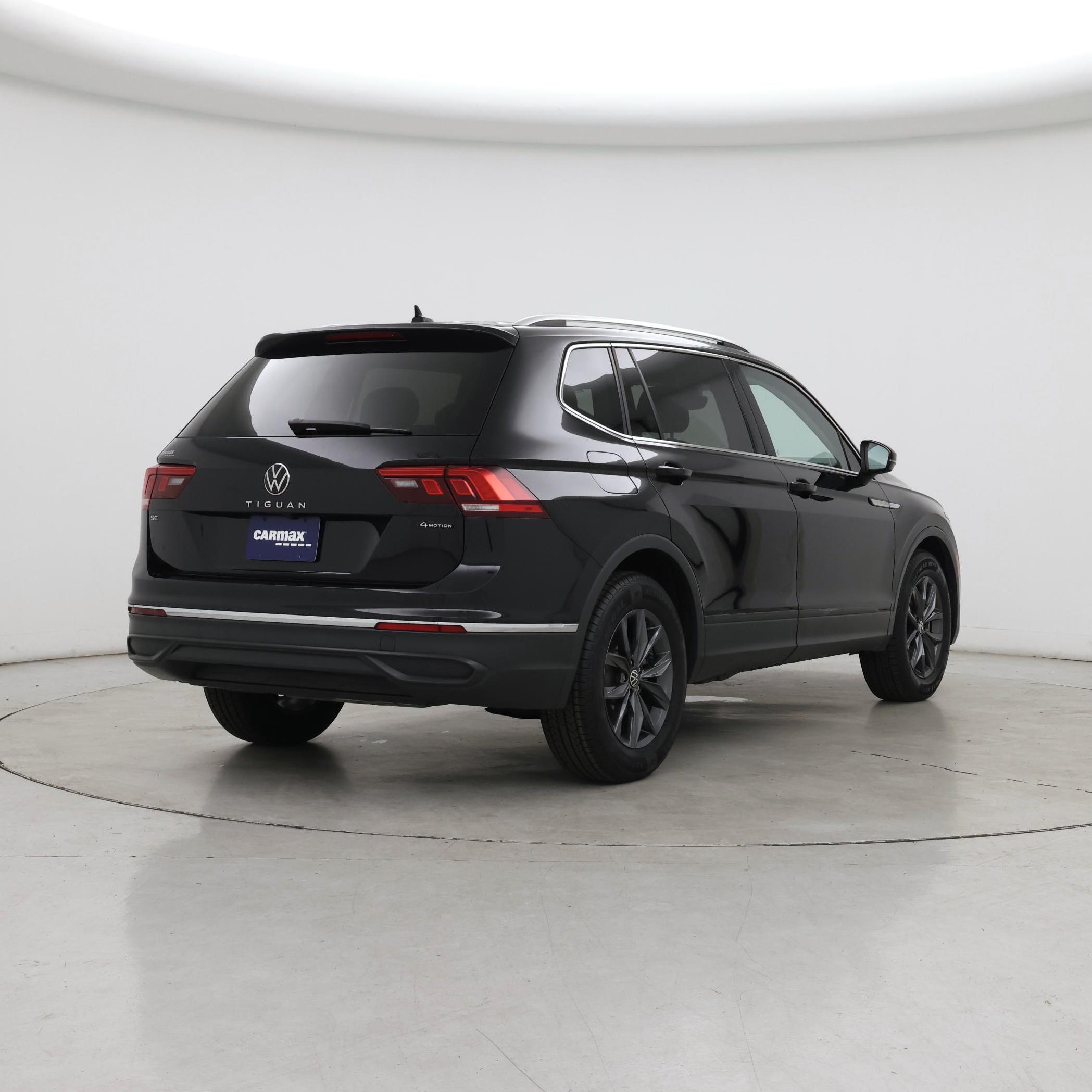 Thumbnail: 2022 Volkswagen Tiguan - 8