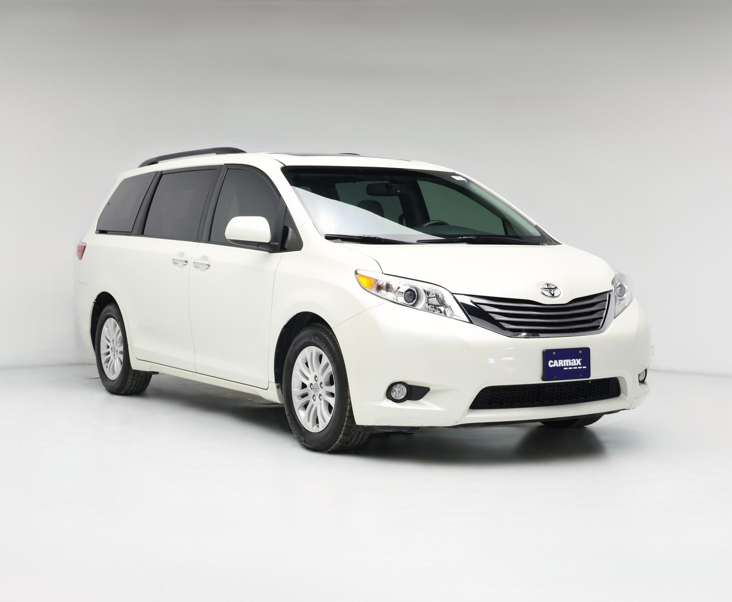 Thumbnail: 2017 Toyota Sienna - 1