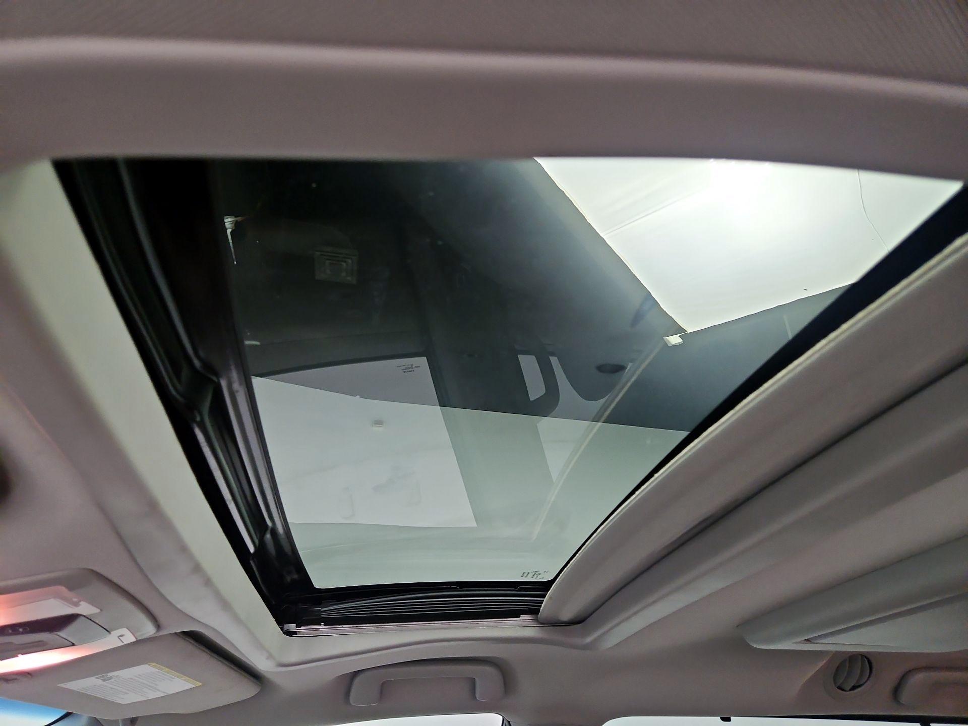 Thumbnail: 2017 Toyota Sienna - 20
