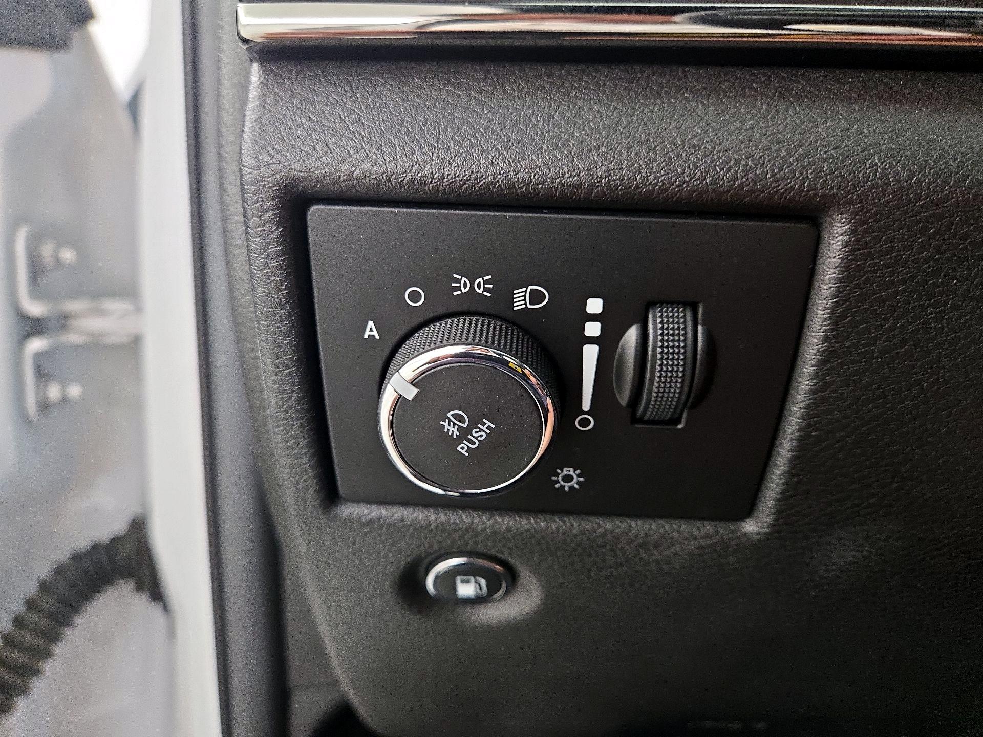Thumbnail: 2018 Jeep Grand Cherokee - 13