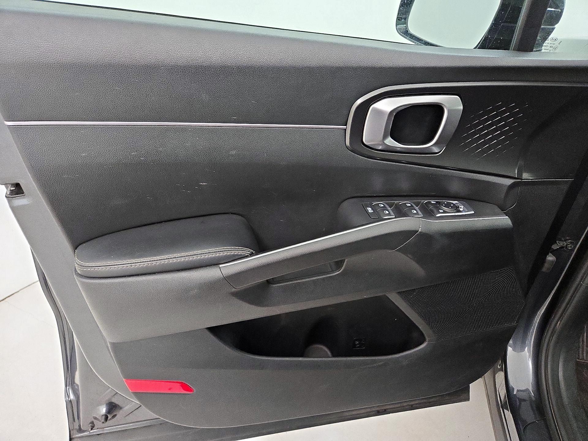 Thumbnail: 2021 Kia Sorento - 12