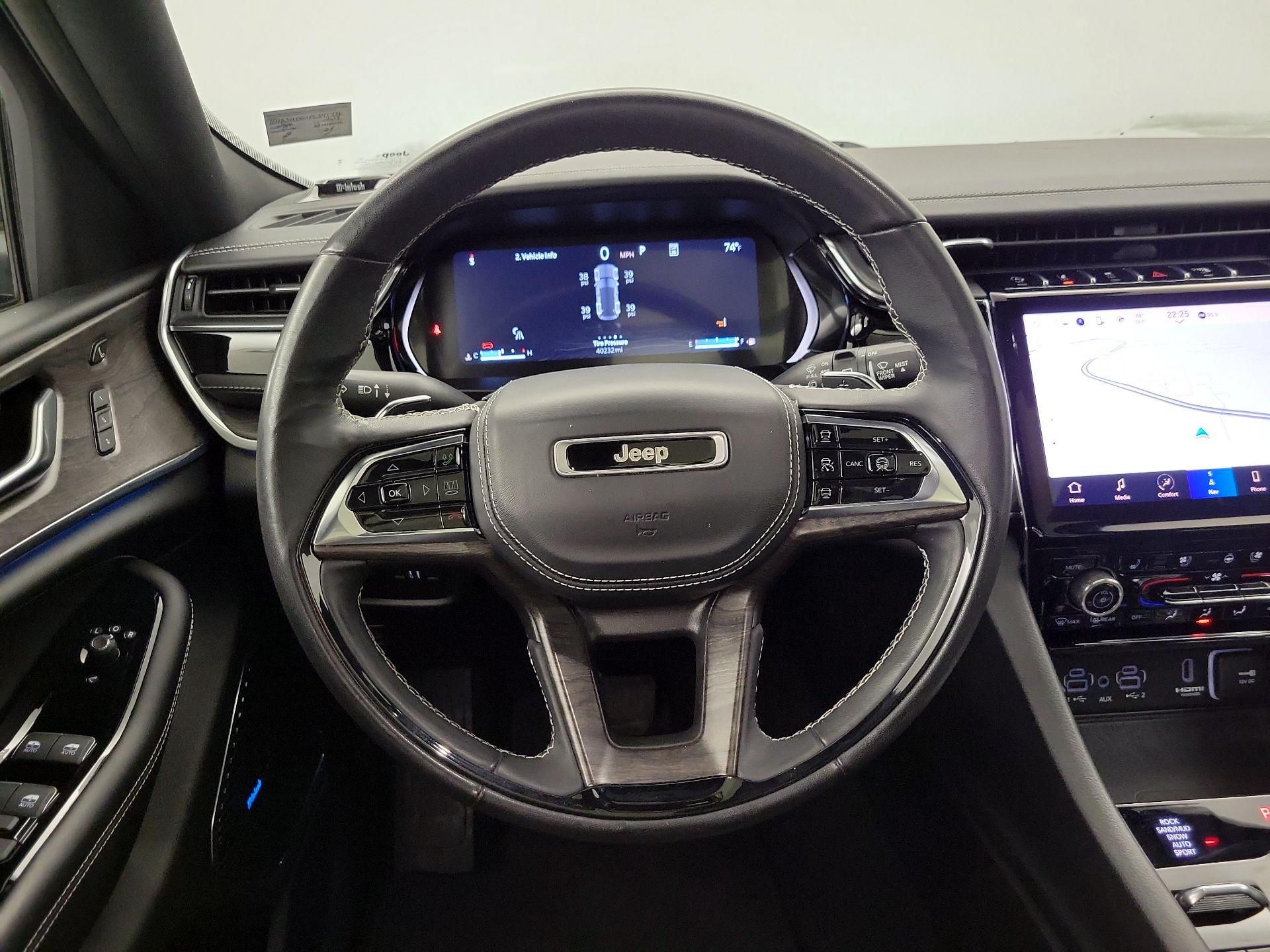 Thumbnail: 2023 Jeep Grand Cherokee - 10