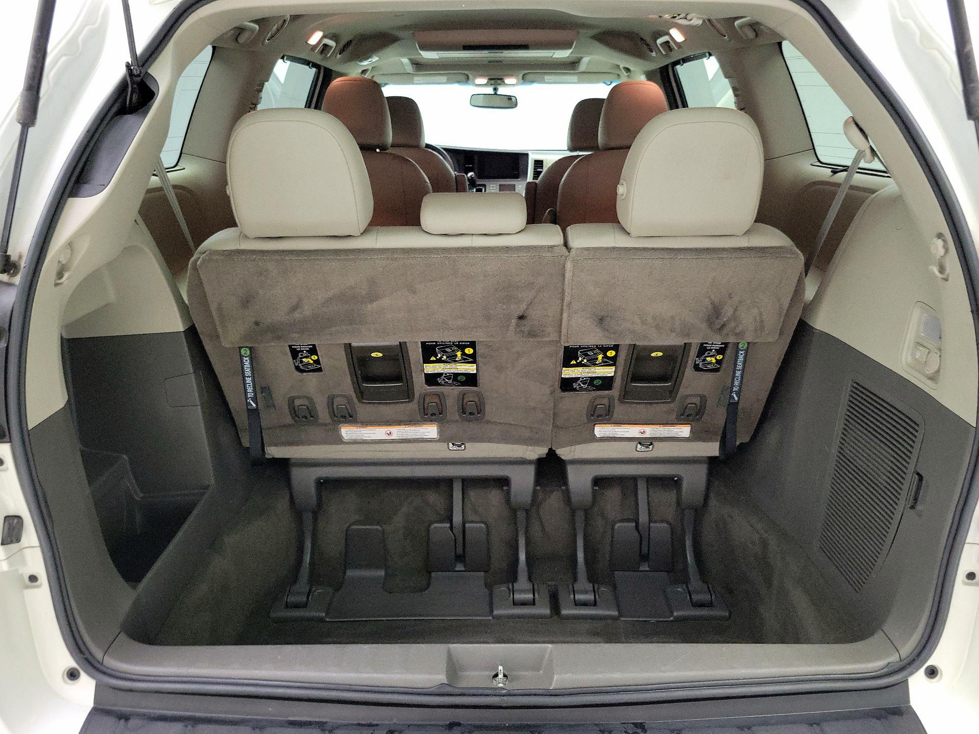 Thumbnail: 2017 Toyota Sienna - 20