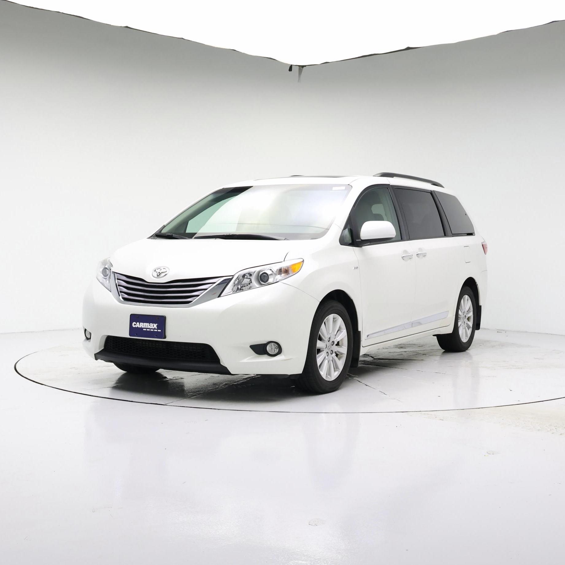Thumbnail: 2017 Toyota Sienna - 4