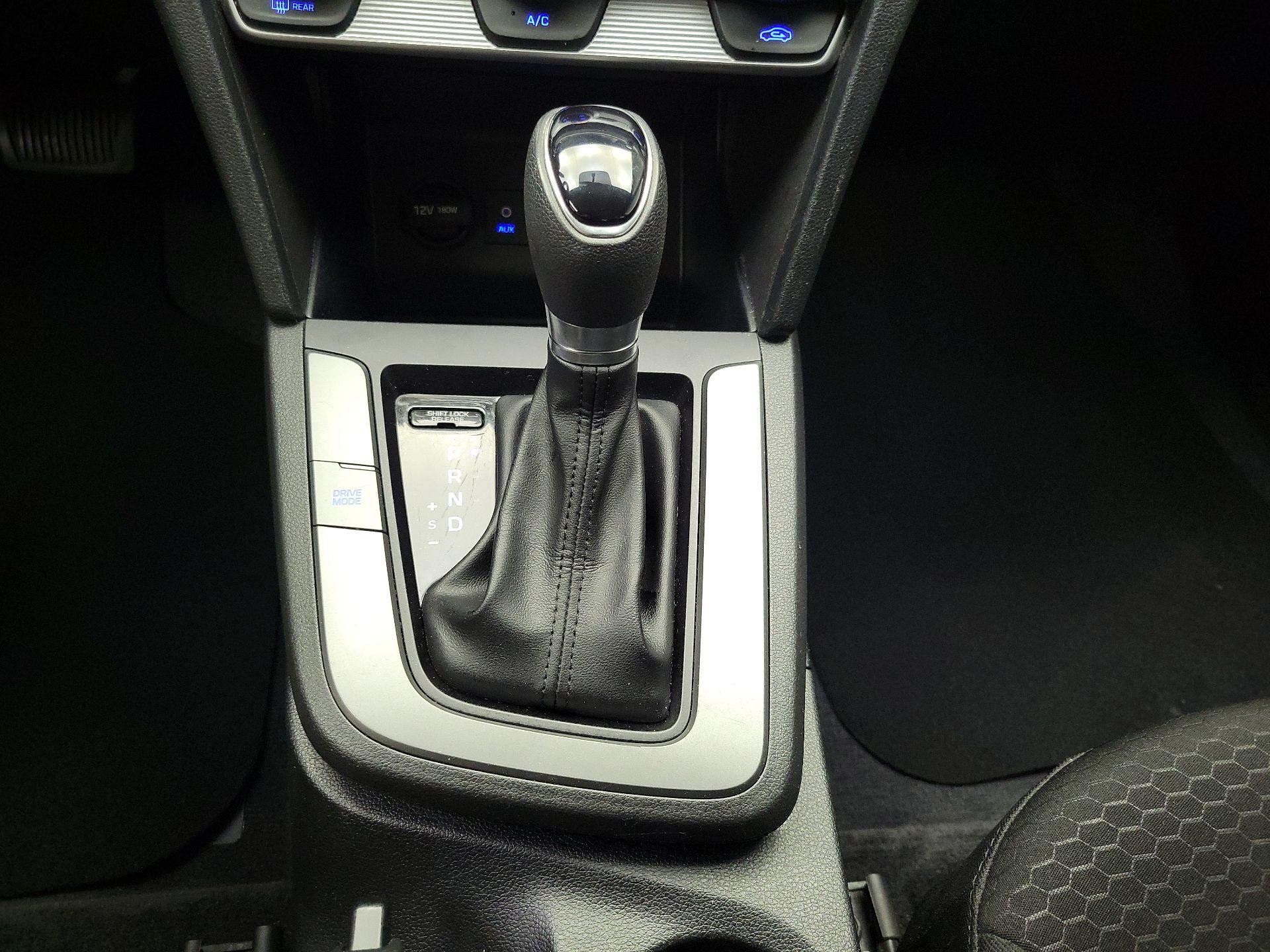 Thumbnail: 2019 Hyundai Elantra - 17
