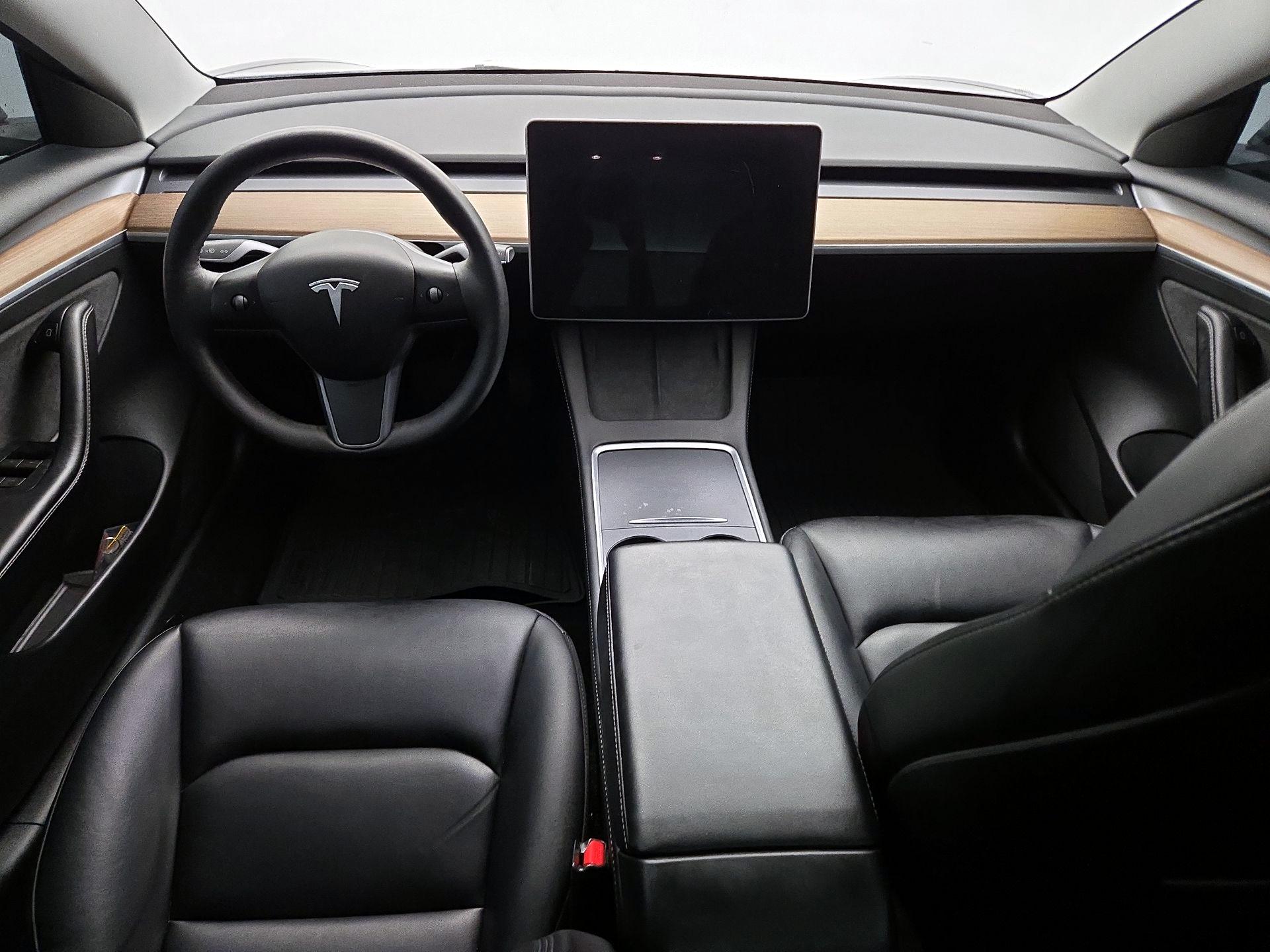 Thumbnail: 2023 Tesla Model 3 - 9