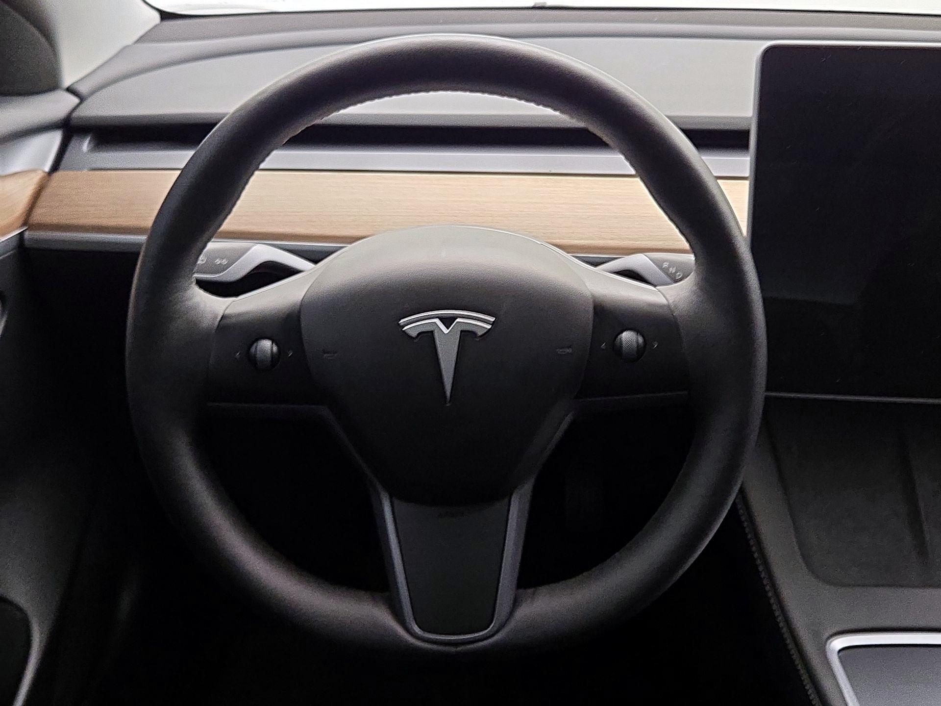 Thumbnail: 2023 Tesla Model 3 - 10