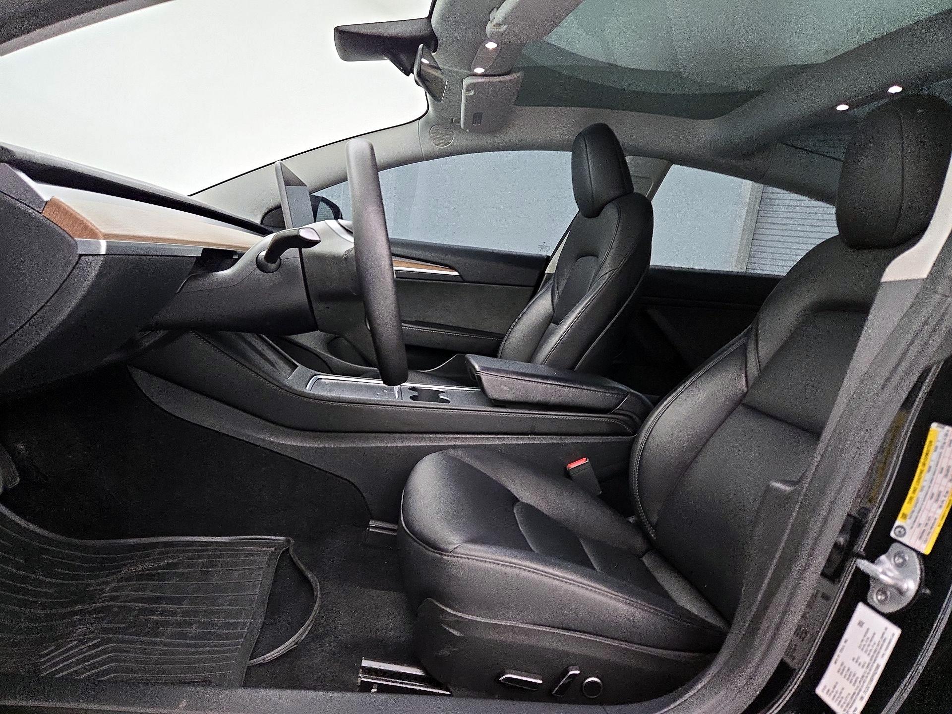 Thumbnail: 2023 Tesla Model 3 - 11