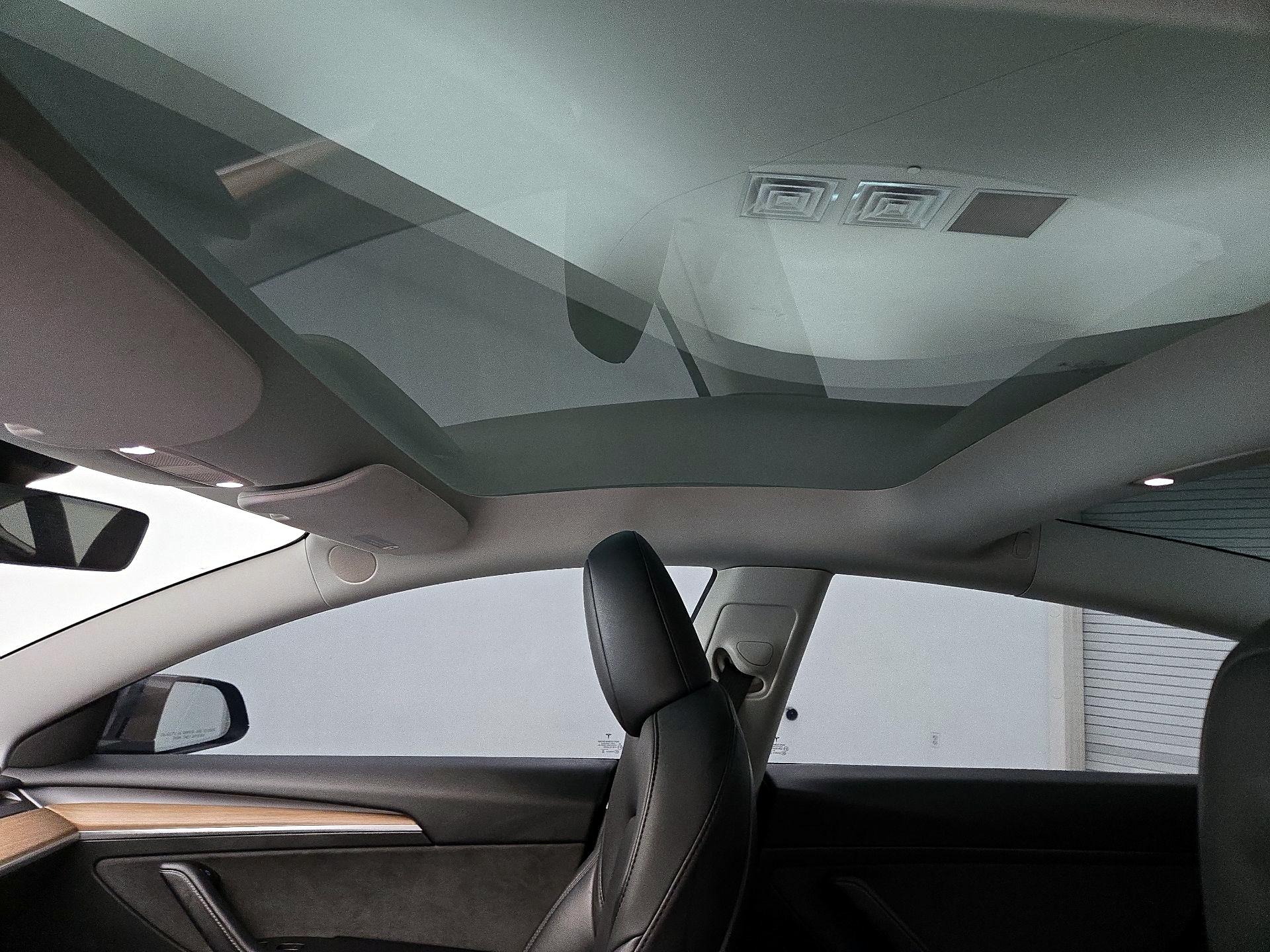Thumbnail: 2023 Tesla Model 3 - 17