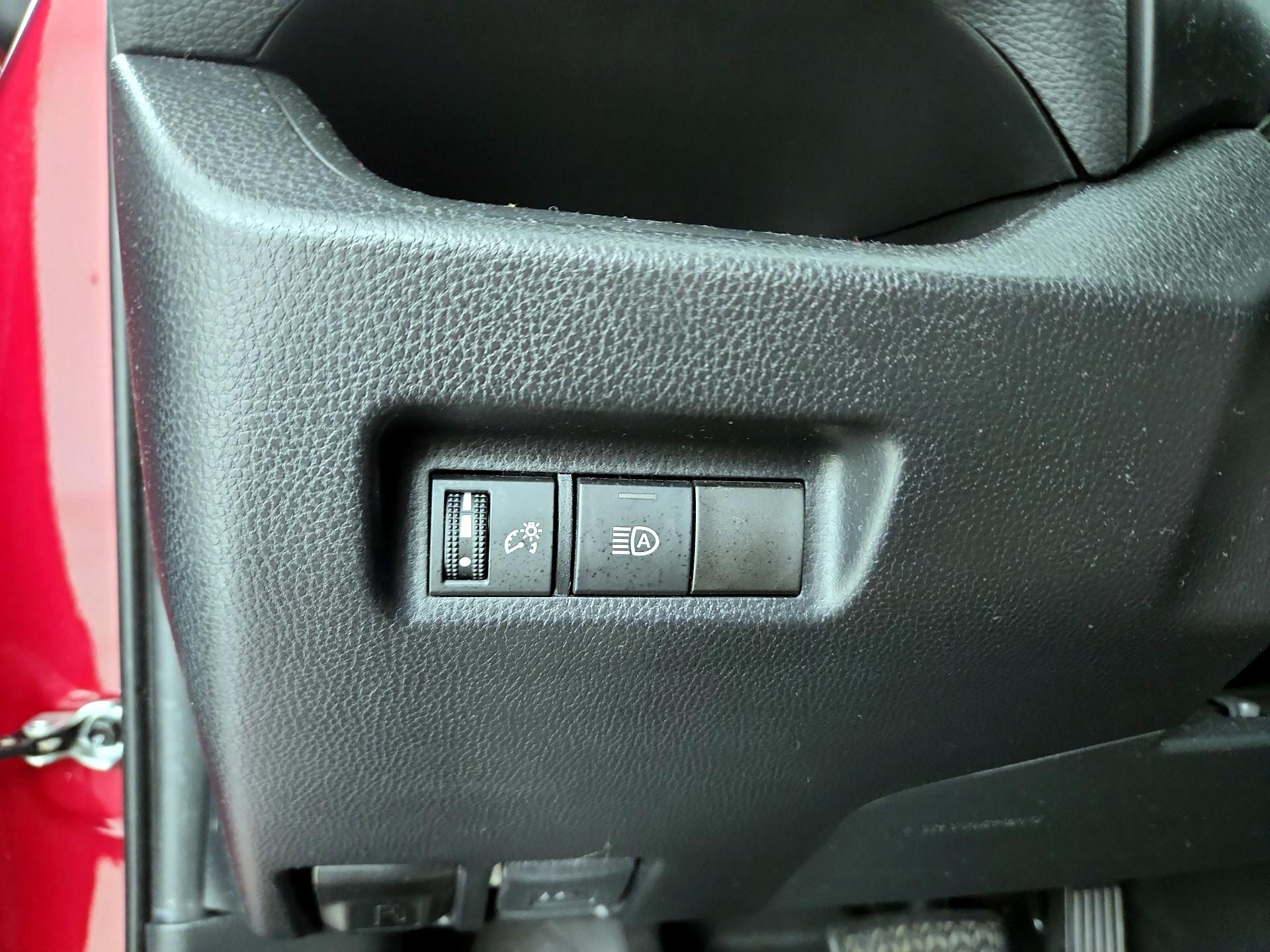 Thumbnail: 2020 Toyota RAV4 - 11