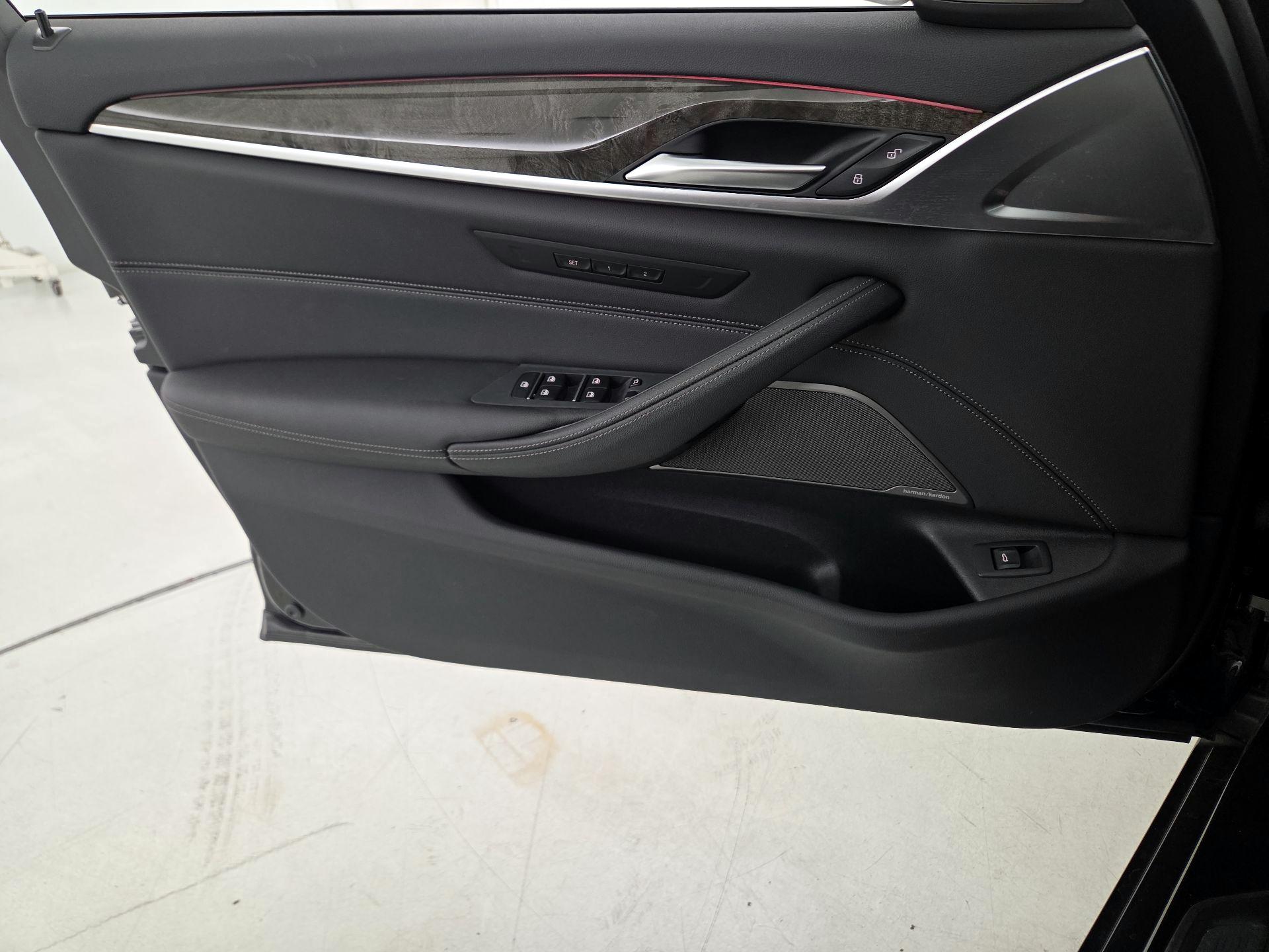 Thumbnail: 2023 BMW 5 Series - 12