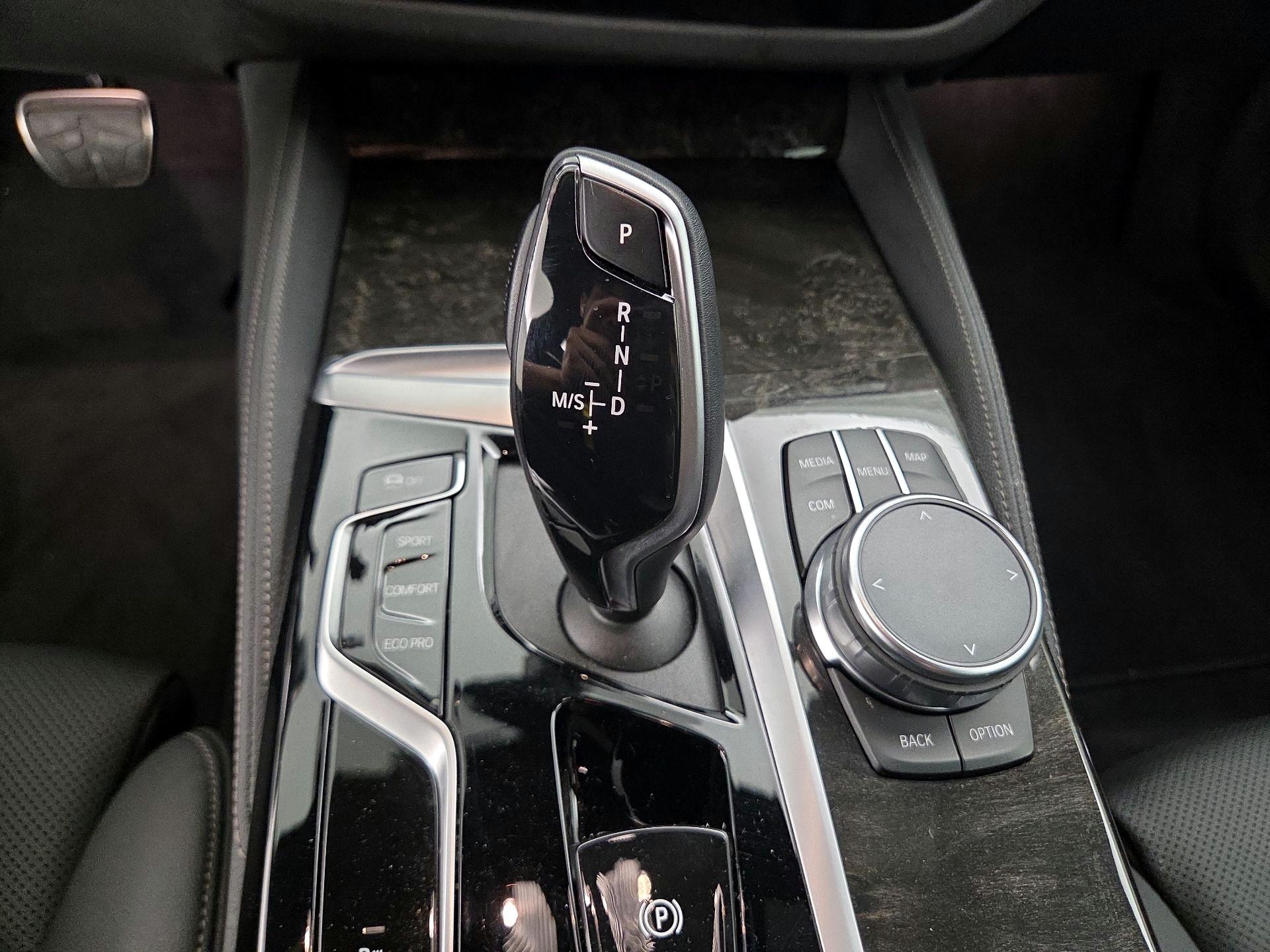 Thumbnail: 2023 BMW 5 Series - 18