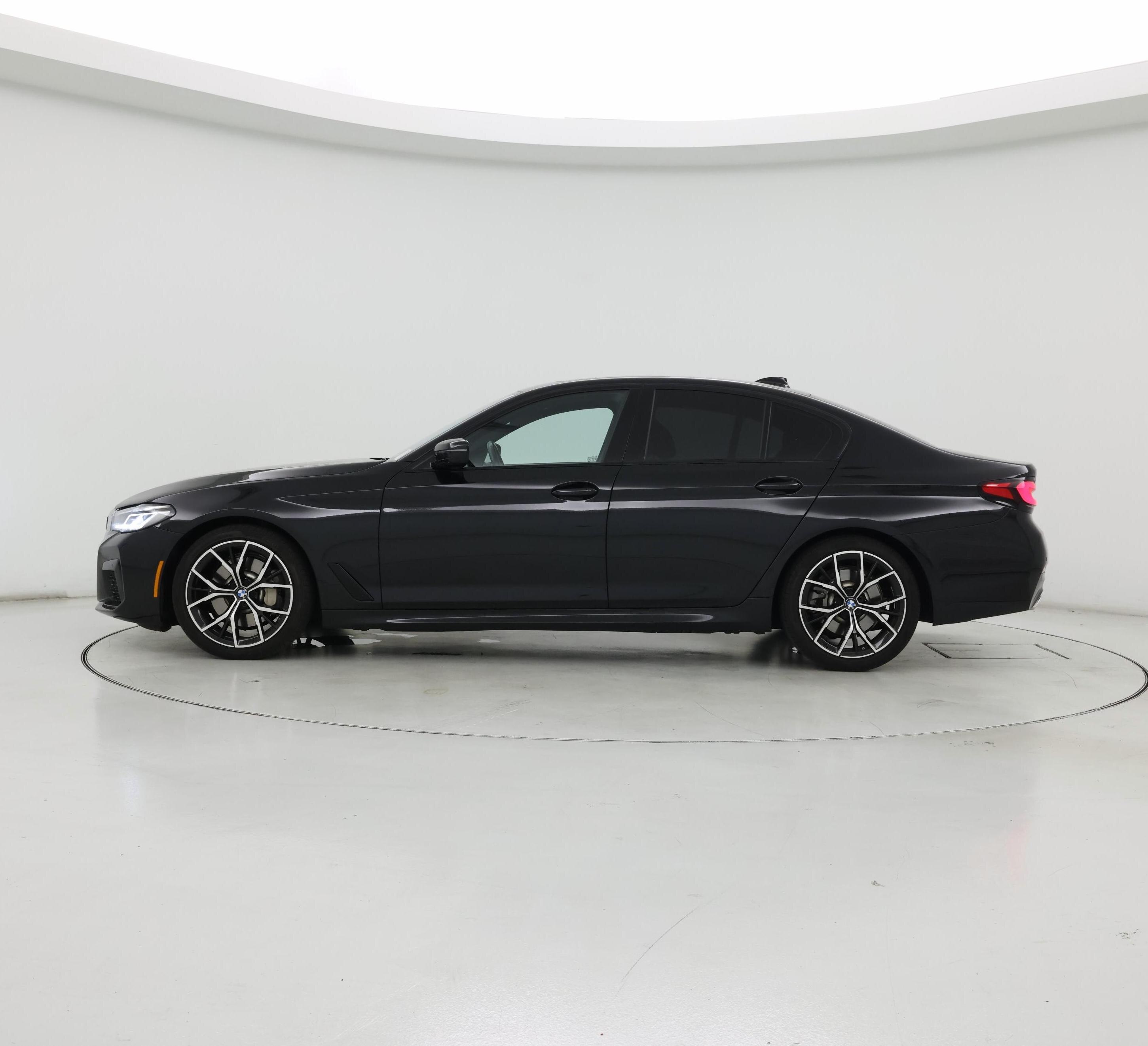 Thumbnail: 2023 BMW 5 Series - 3