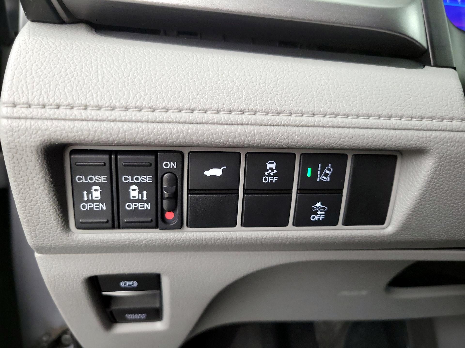 Thumbnail: 2018 Honda Odyssey - 13