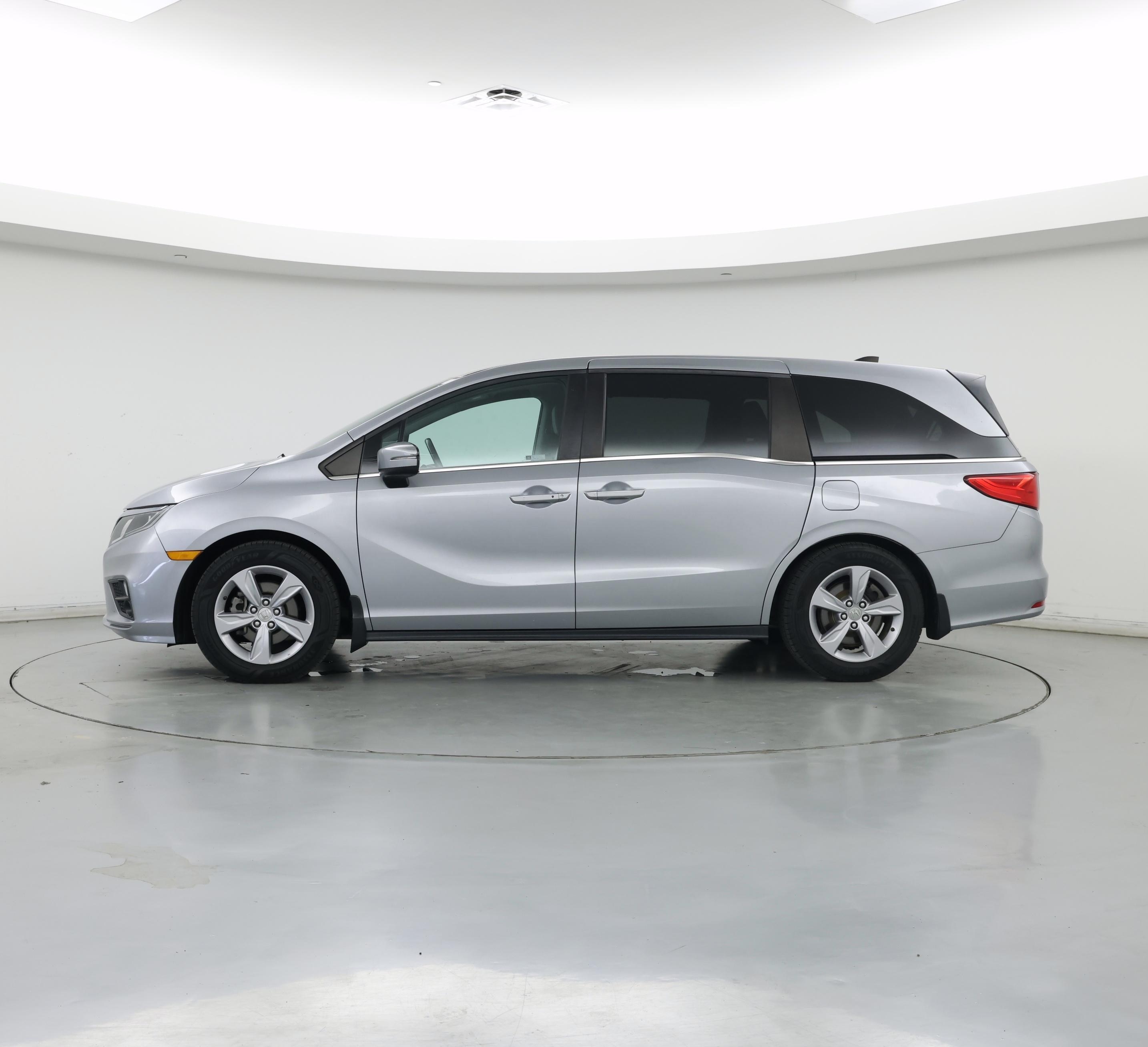 Thumbnail: 2018 Honda Odyssey - 3